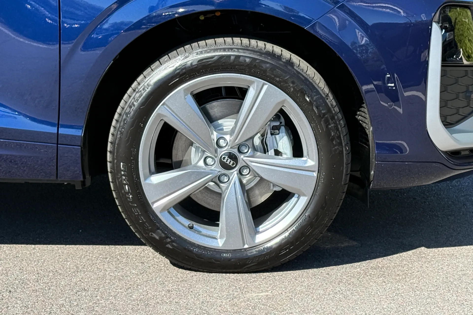 Audi Q3 thumbnail image number 28