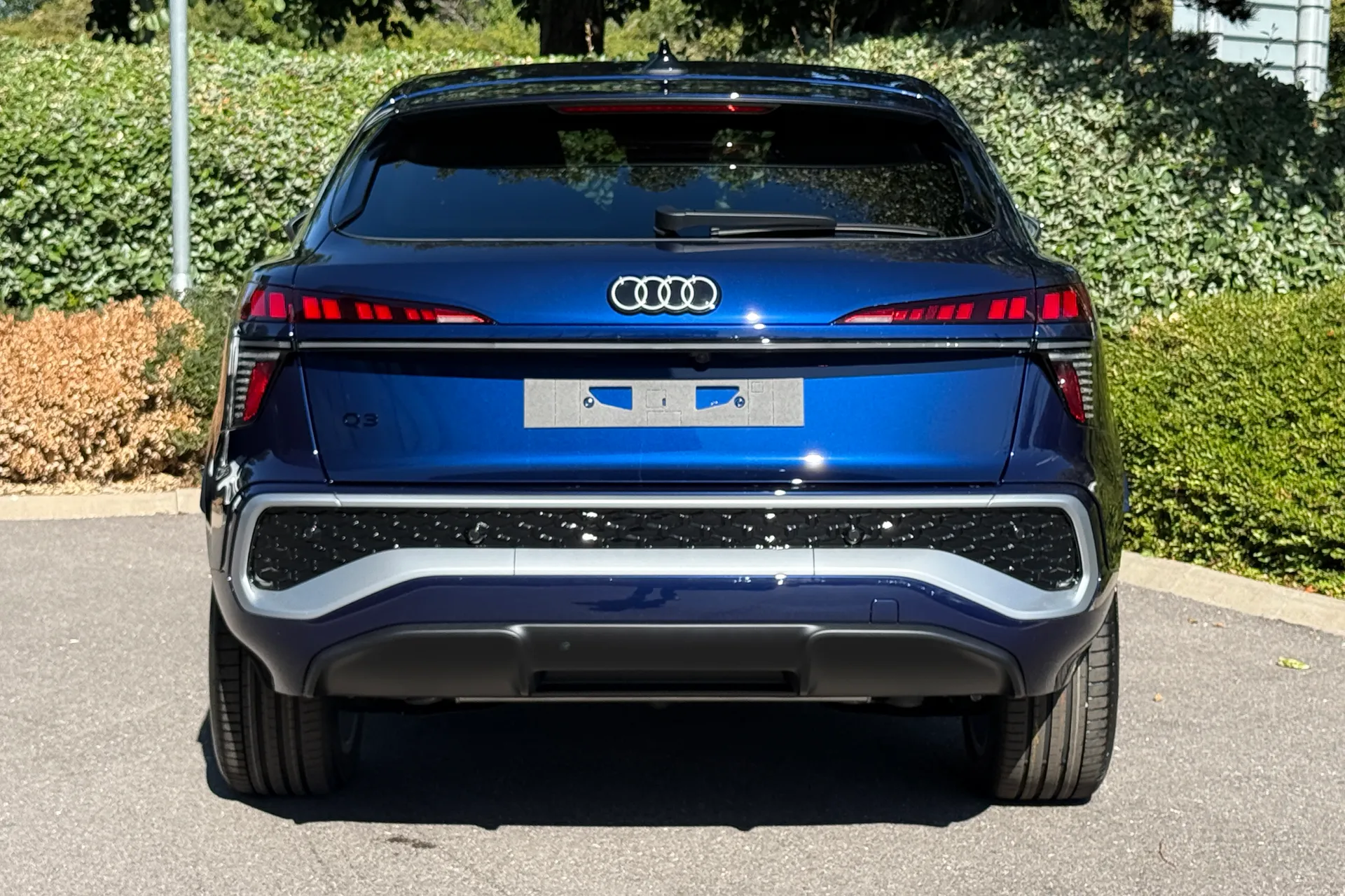 Audi Q3 thumbnail image number 6