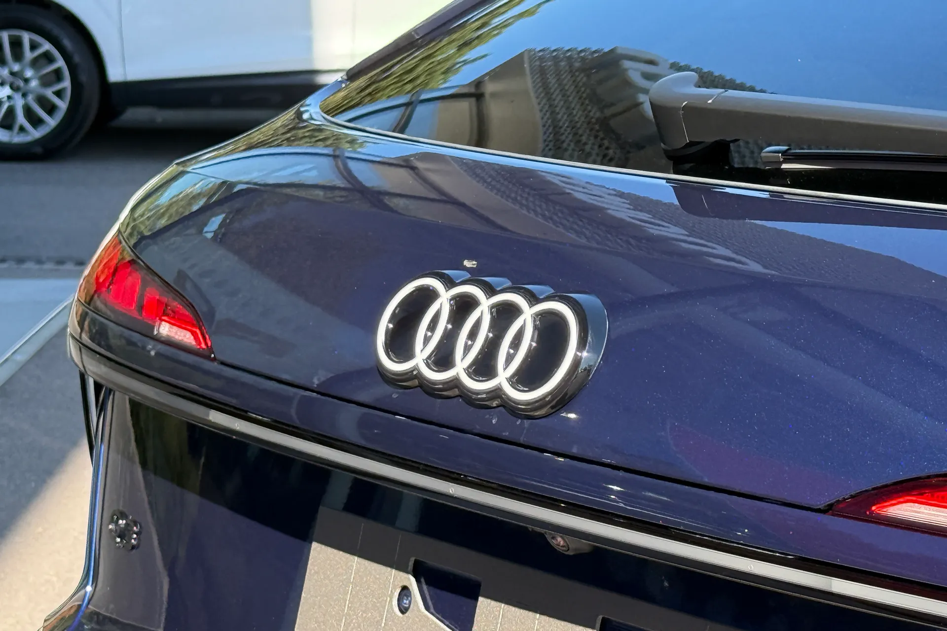 Audi Q3 thumbnail image number 20