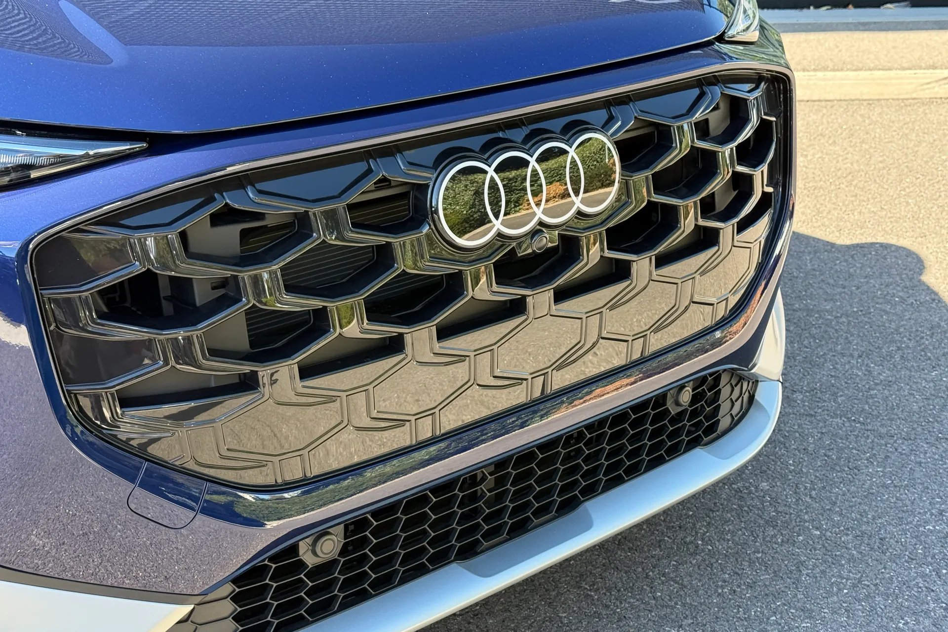 Audi Q3 thumbnail image number 11