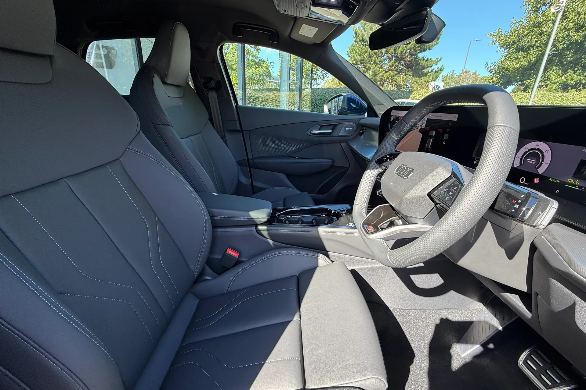 Audi Q3 thumbnail image number 19