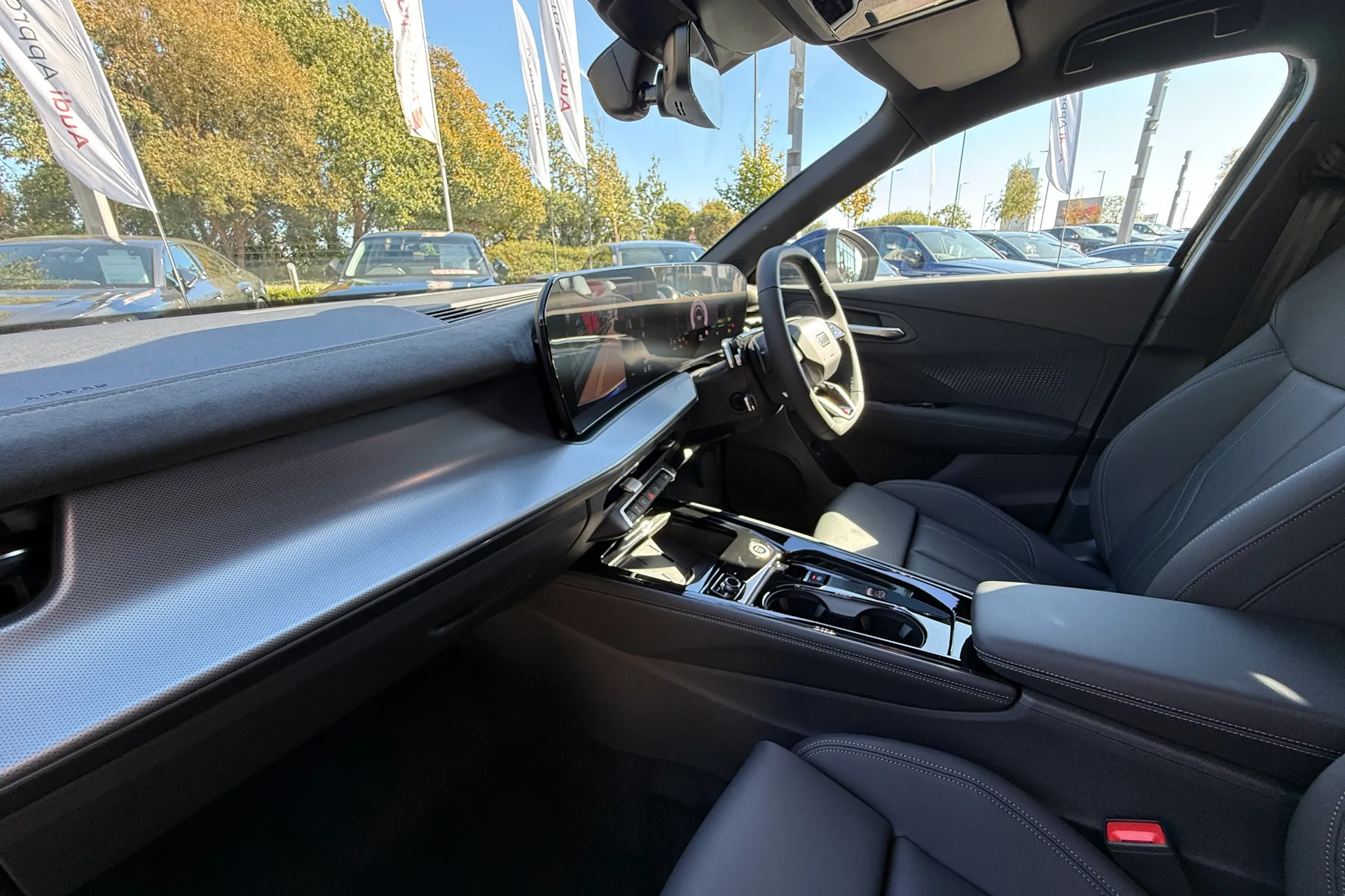Audi Q3 thumbnail image number 41
