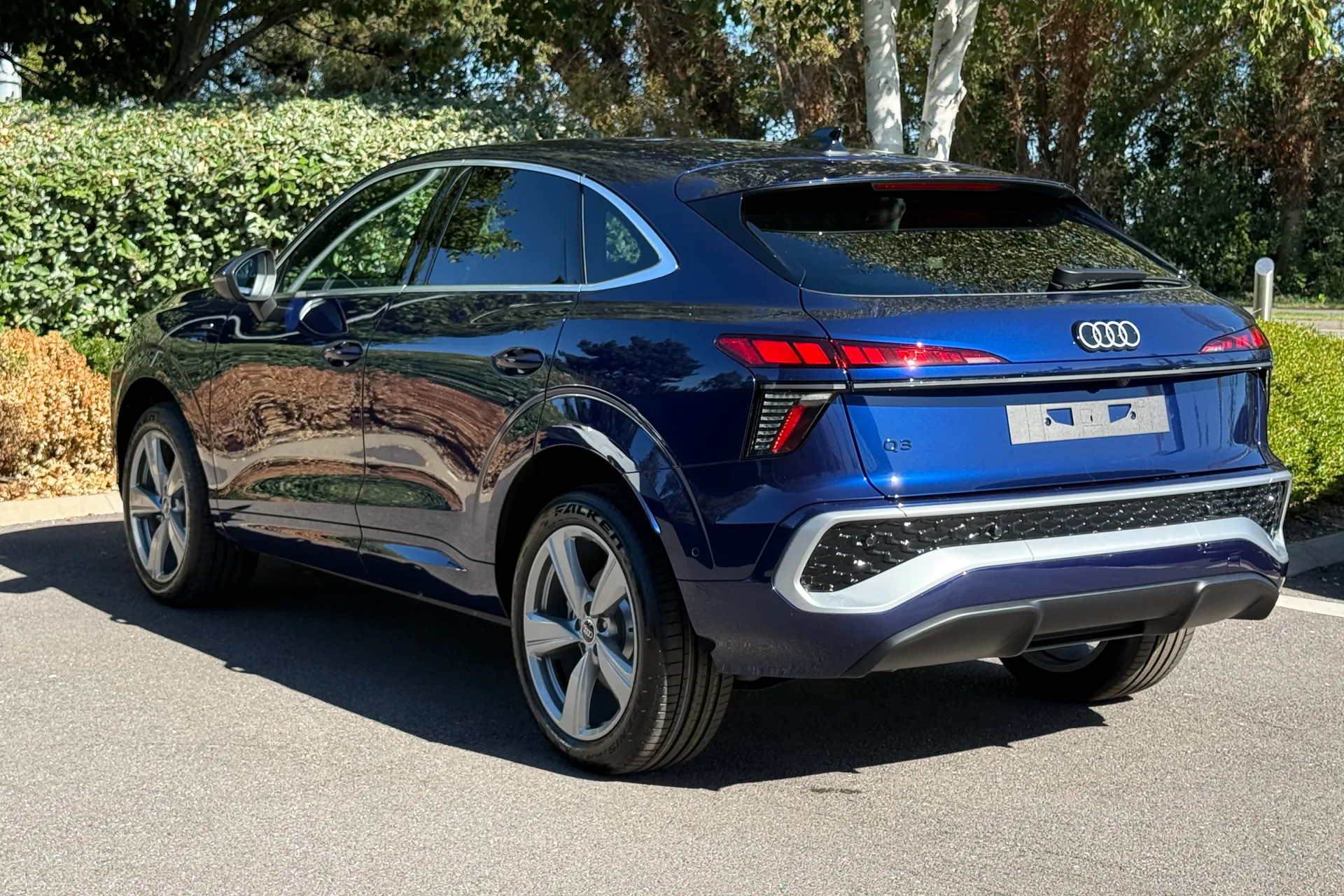 Audi Q3 thumbnail image number 10