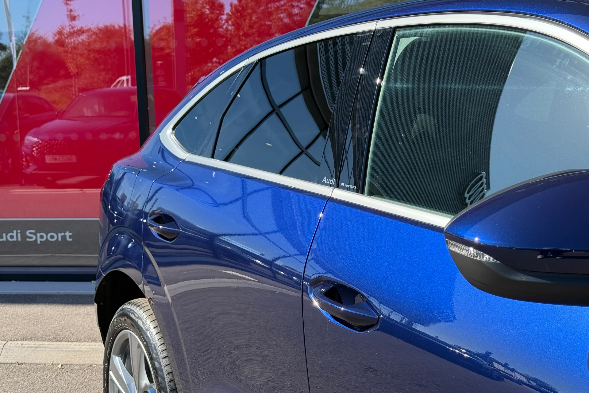 Audi Q3 thumbnail image number 13
