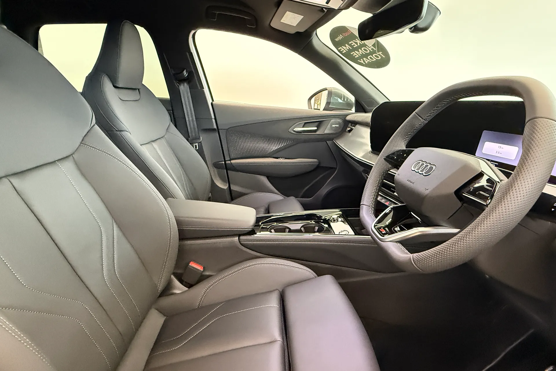 Audi Q3 thumbnail image number 30