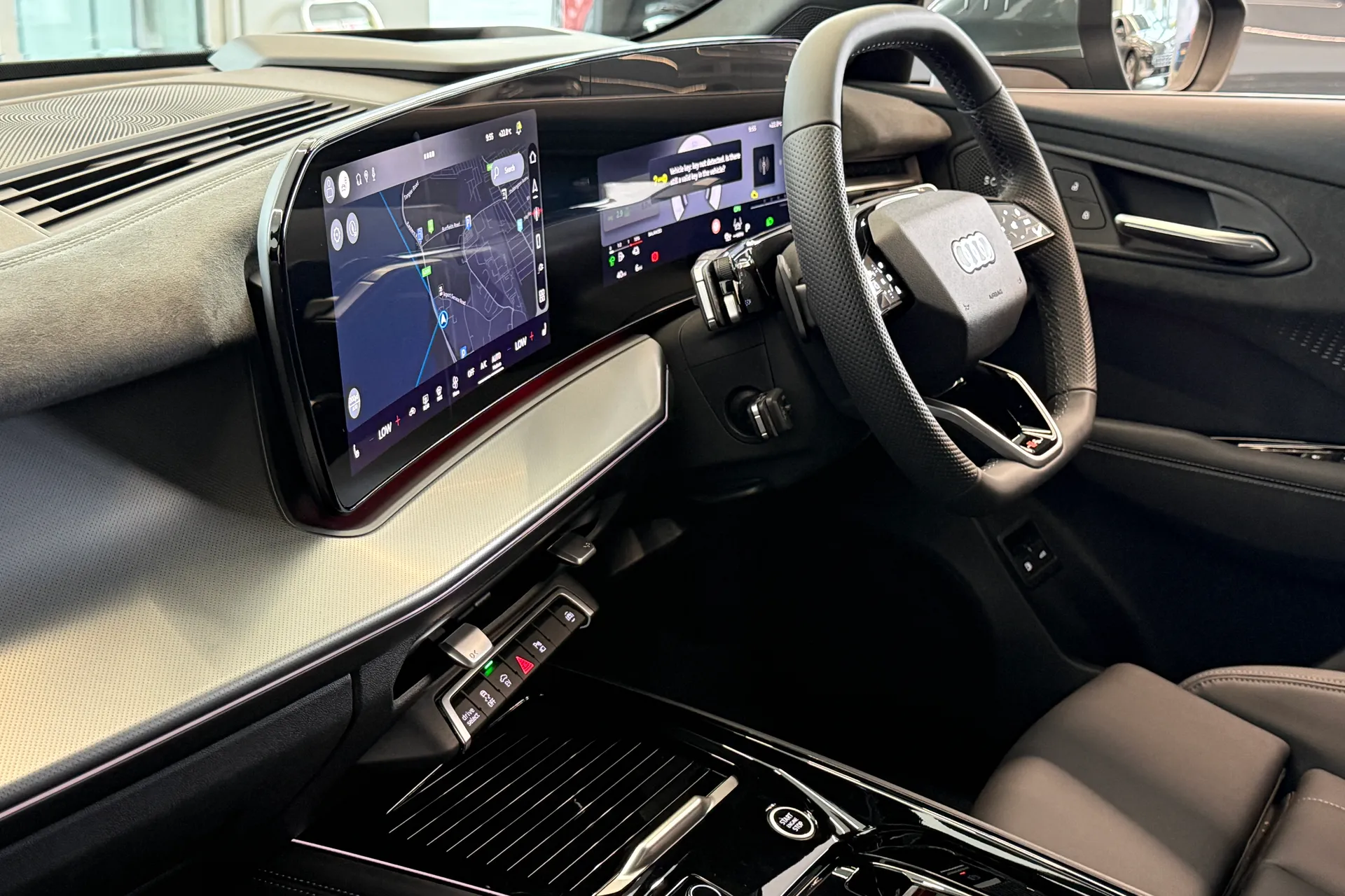 Audi Q3 thumbnail image number 12