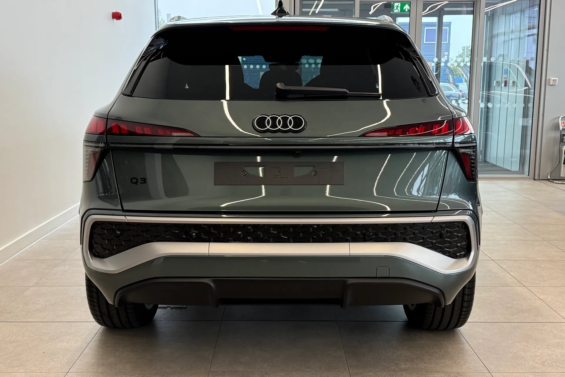 Audi Q3 thumbnail image number 11