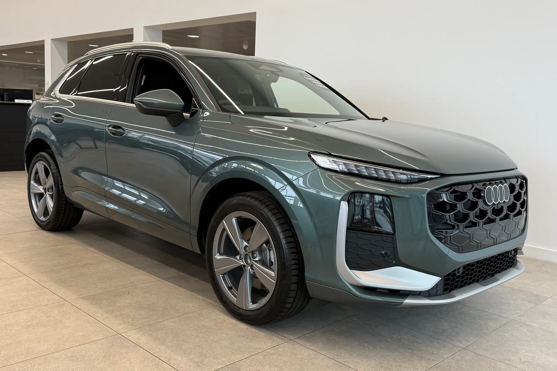 Audi Q3 focused image
