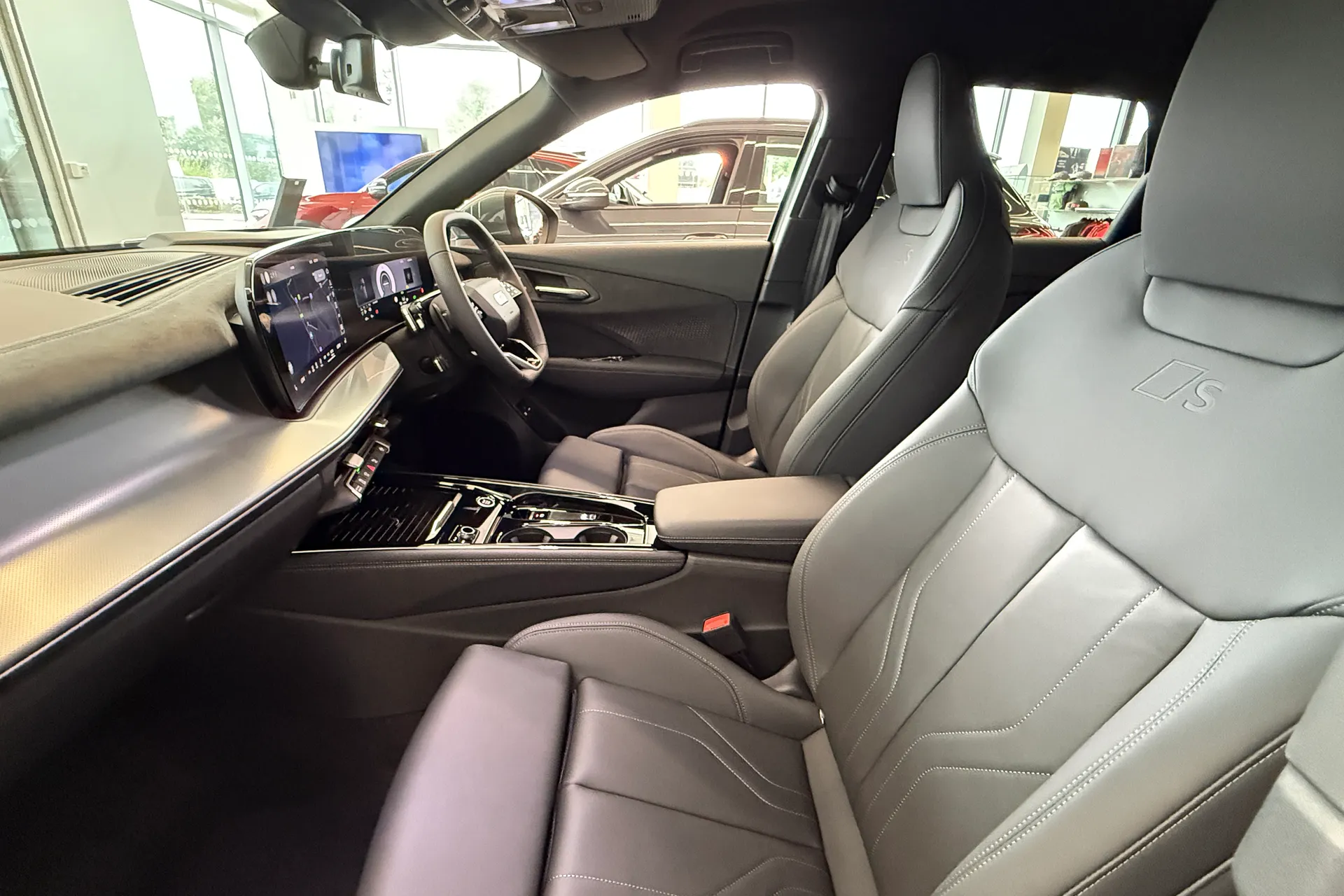 Audi Q3 thumbnail image number 43