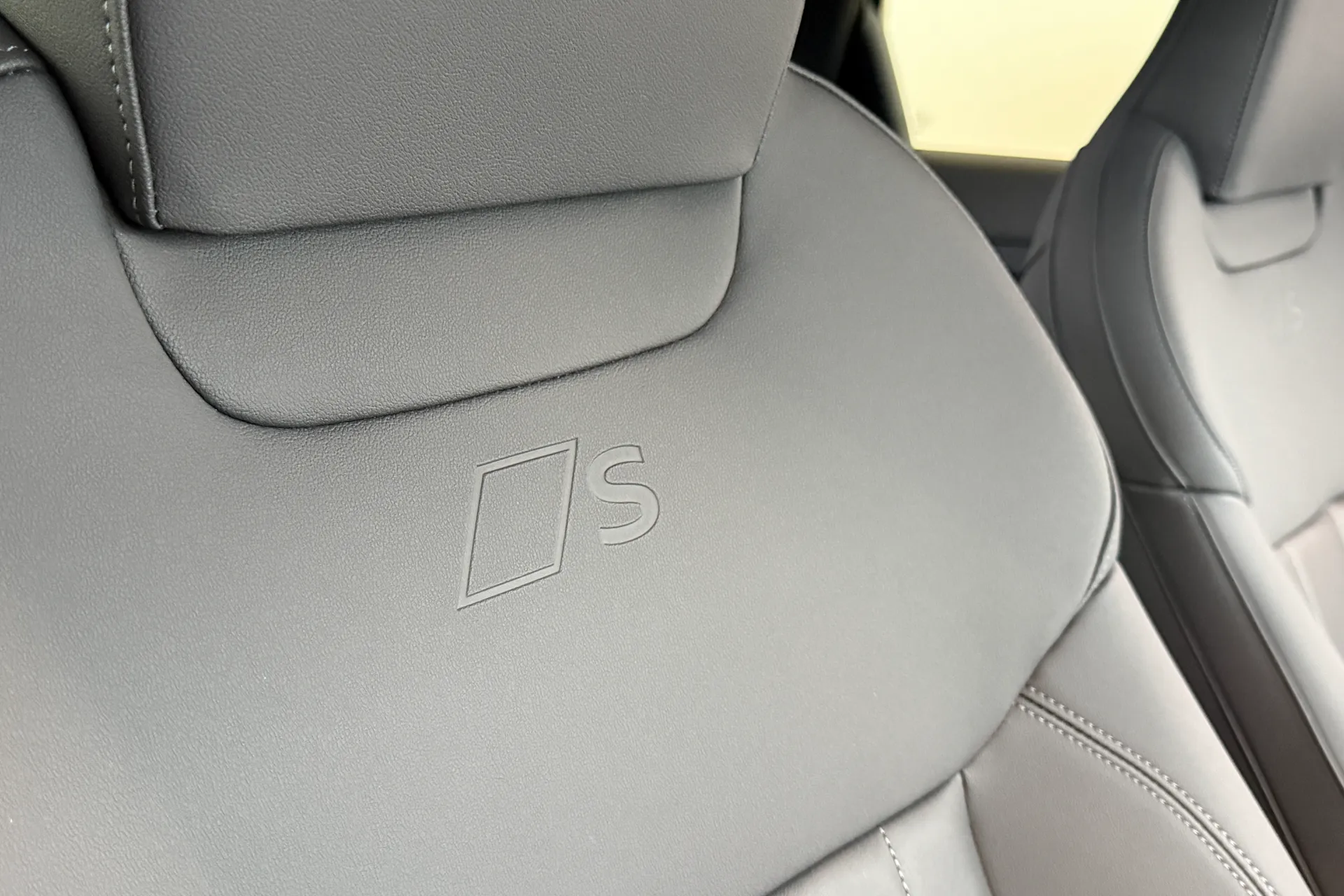 Audi Q3 thumbnail image number 33