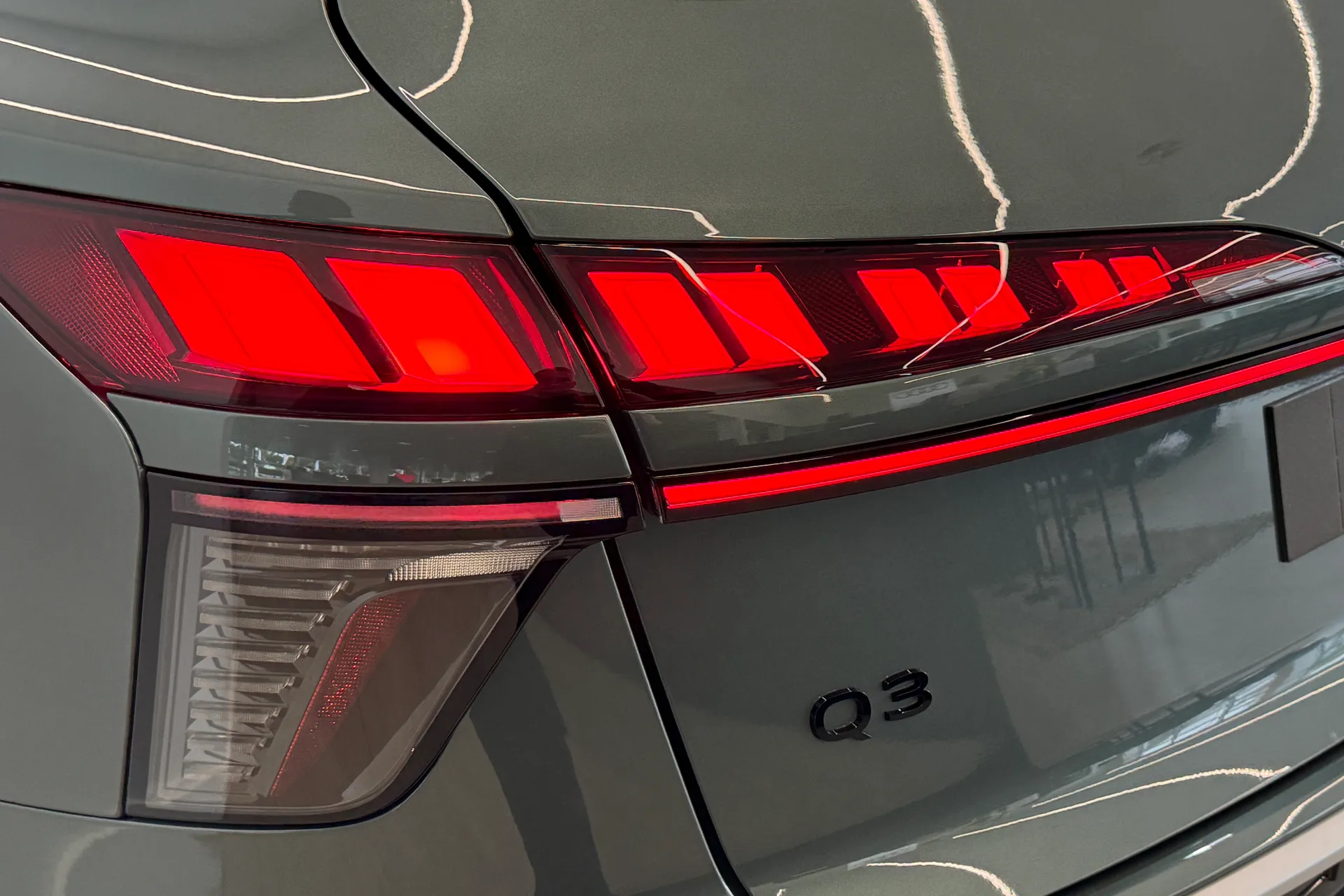 Audi Q3 thumbnail image number 41