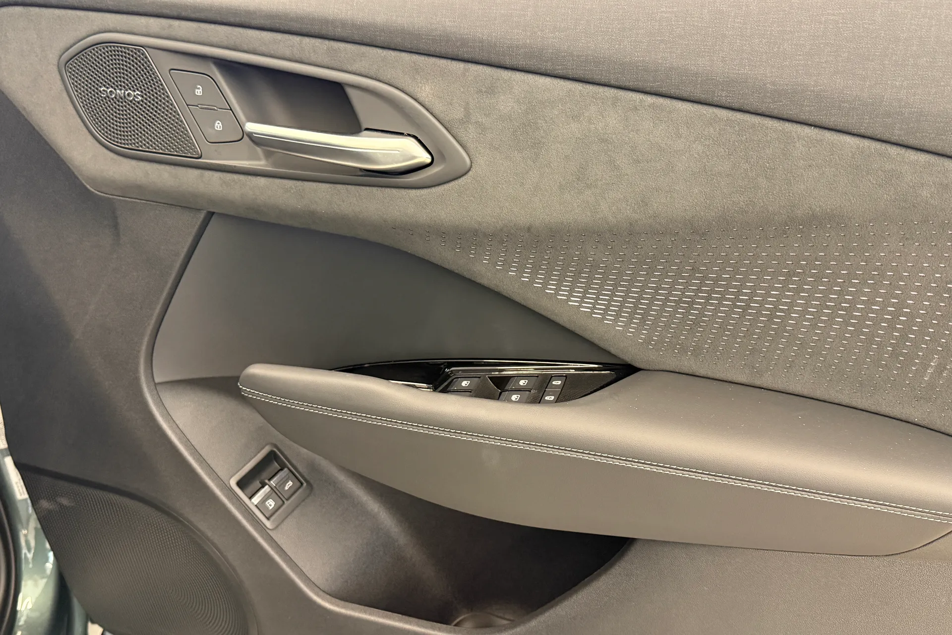 Audi Q3 thumbnail image number 36