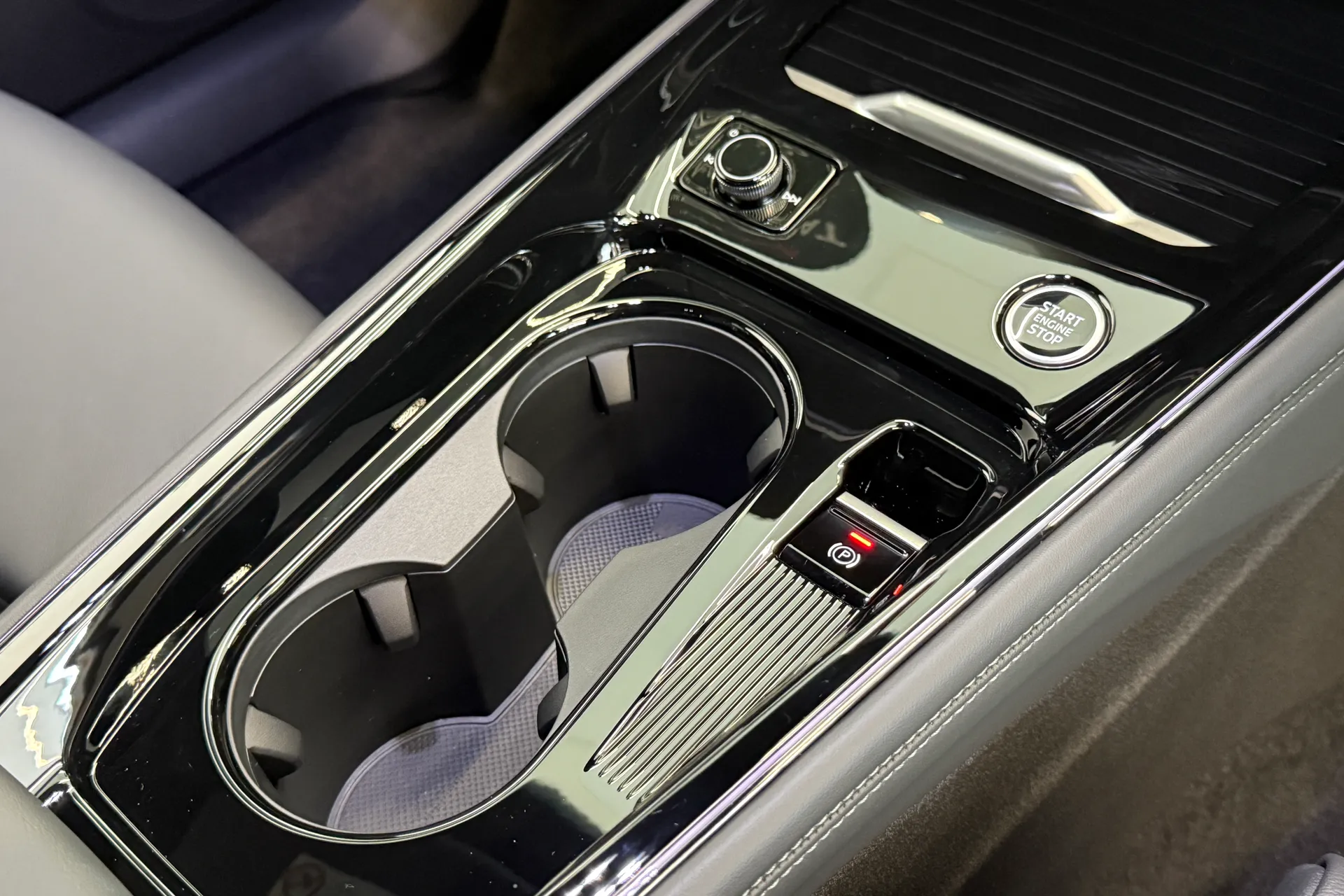 Audi Q3 thumbnail image number 26