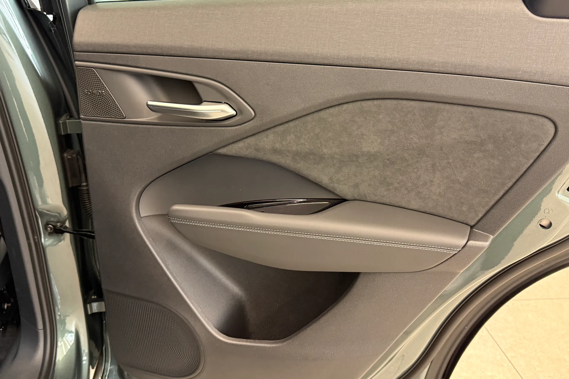 Audi Q3 thumbnail image number 24
