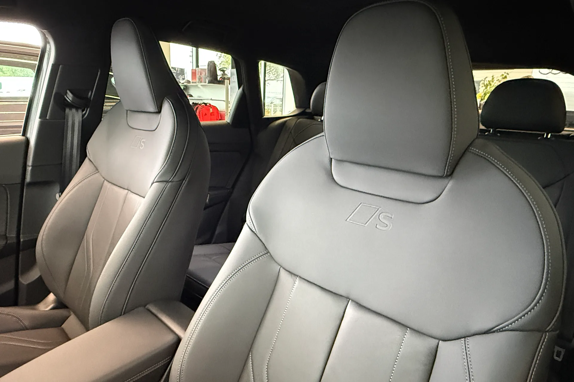 Audi Q3 thumbnail image number 42