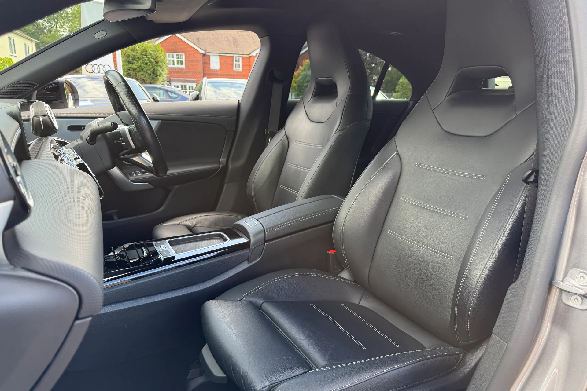 MERCEDES-BENZ CLA thumbnail image number 28