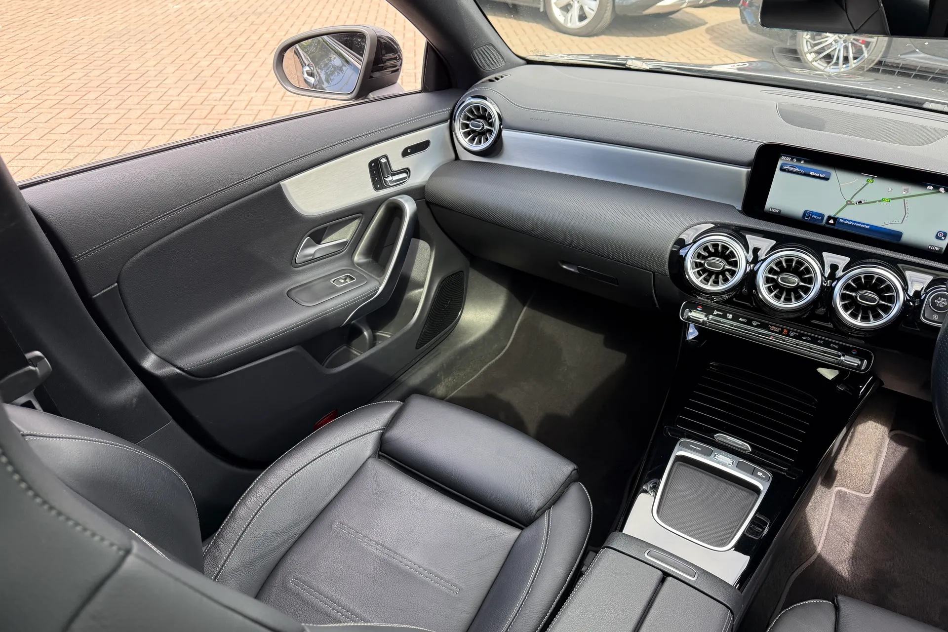 MERCEDES-BENZ CLA thumbnail image number 38
