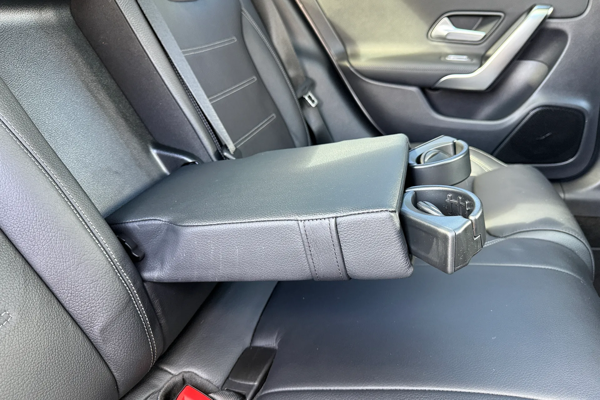 MERCEDES-BENZ CLA thumbnail image number 44