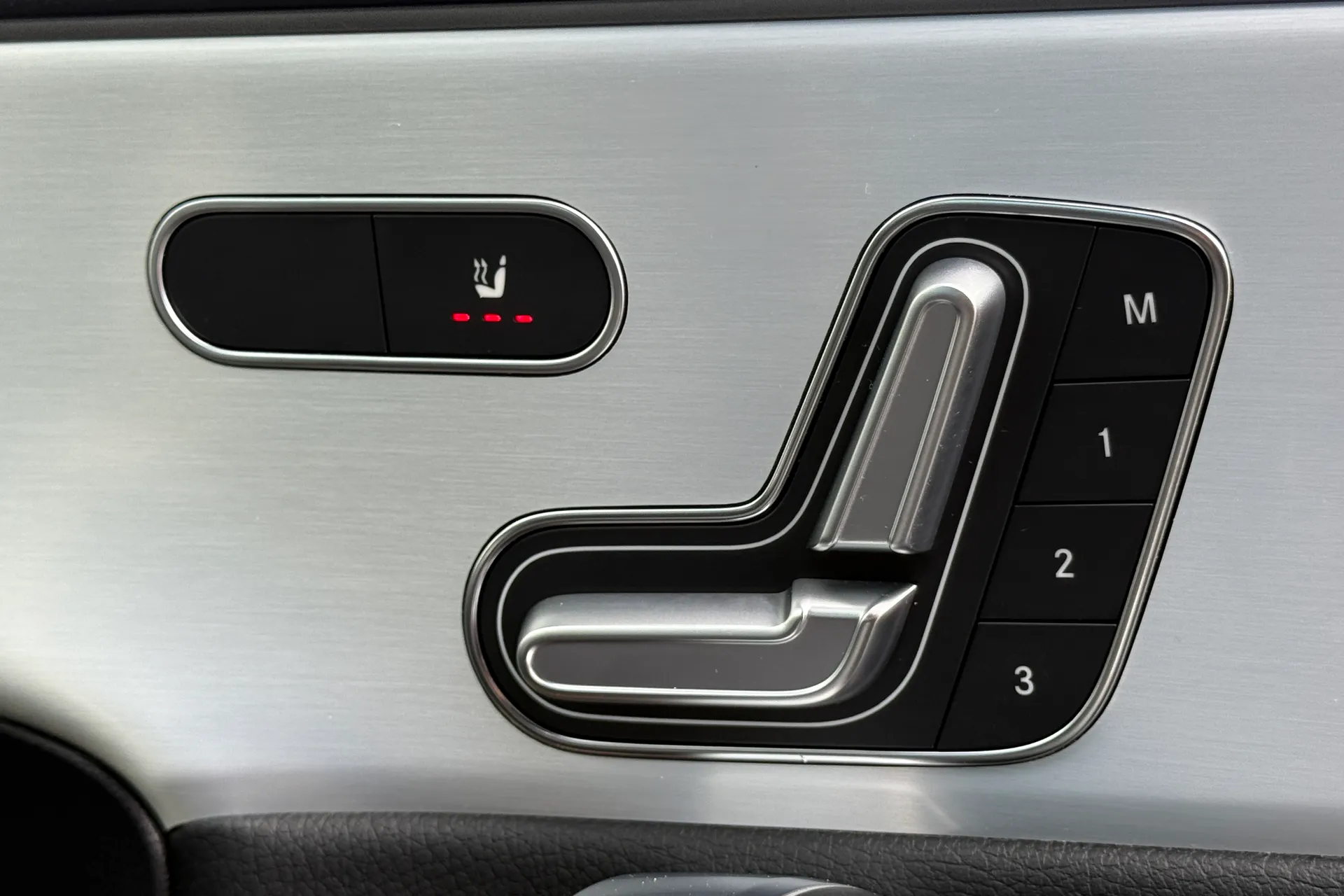 MERCEDES-BENZ CLA thumbnail image number 16
