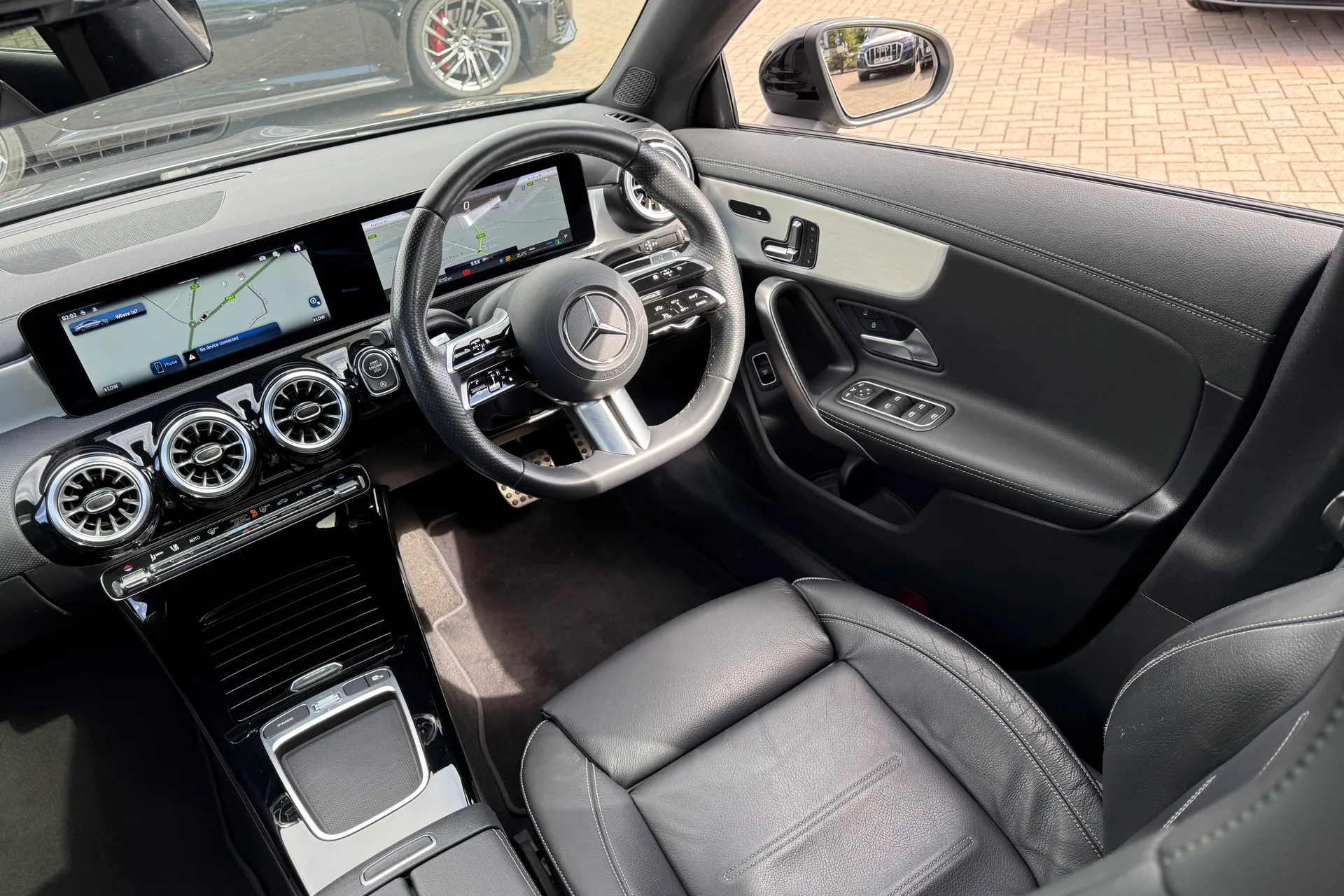 MERCEDES-BENZ CLA thumbnail image number 40