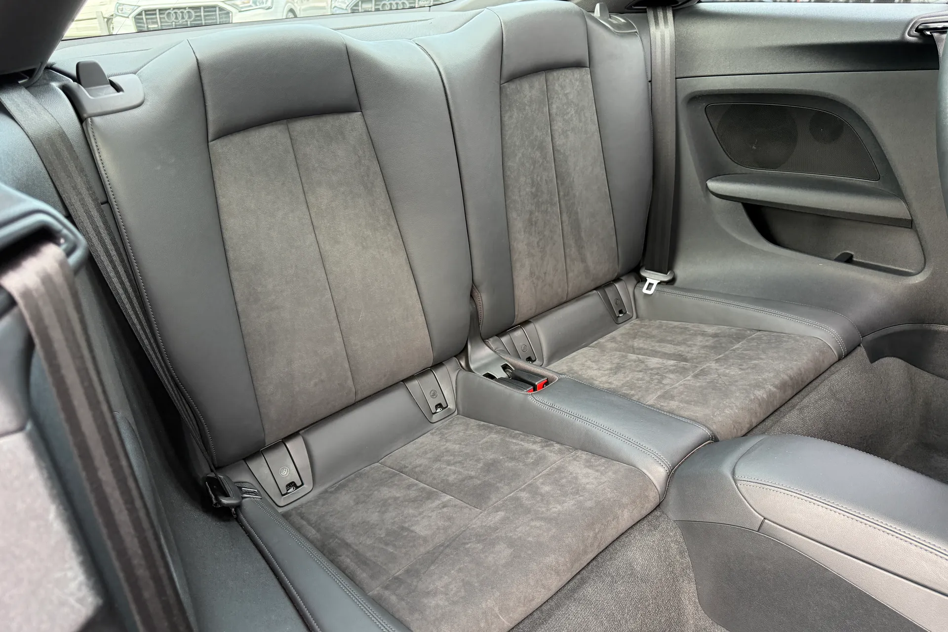 Audi TT thumbnail image number 38