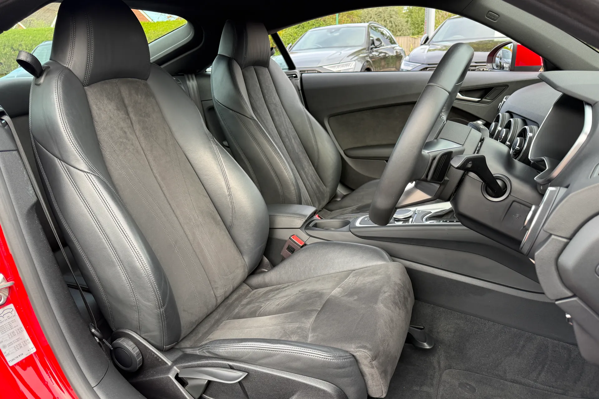 Audi TT thumbnail image number 22