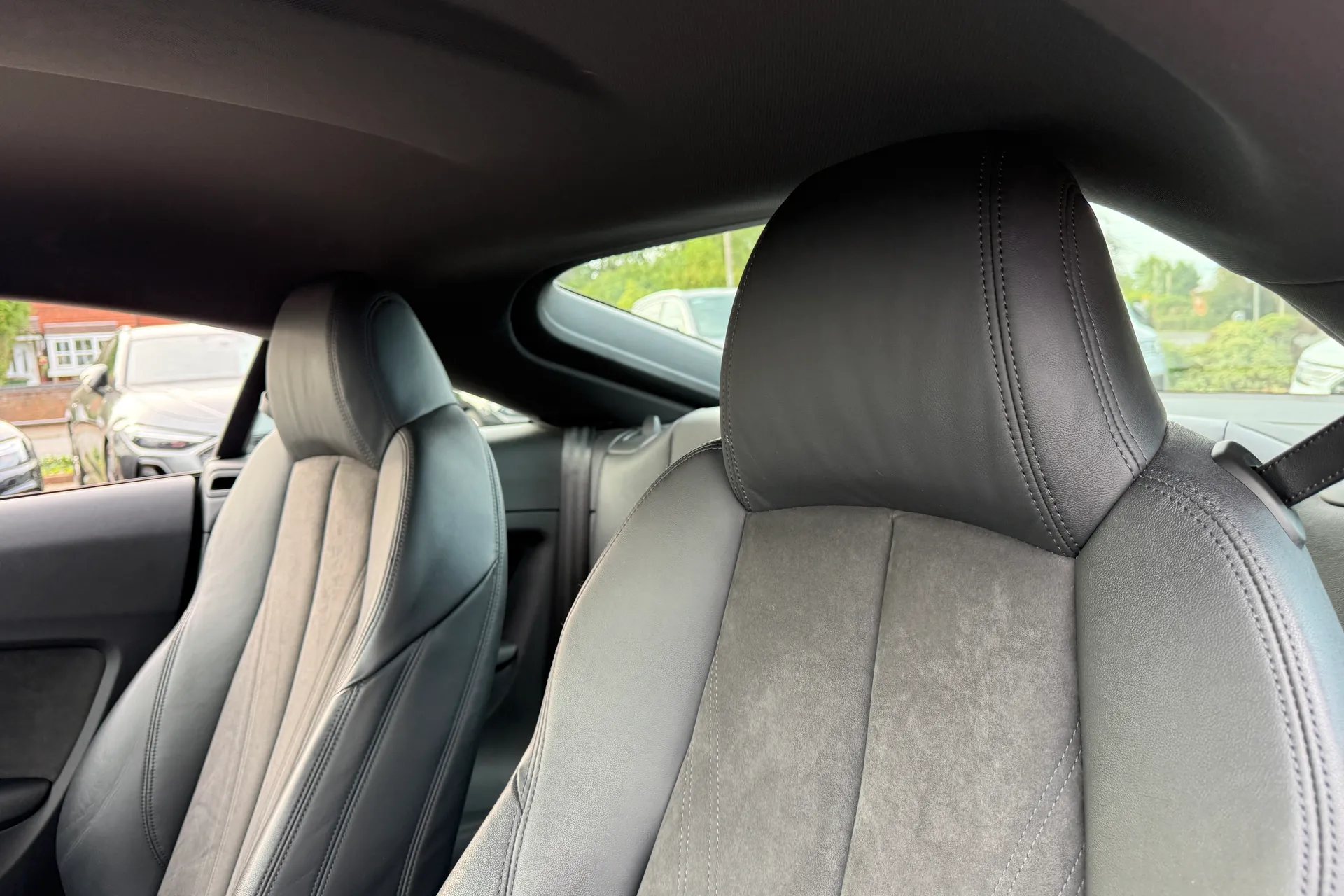 Audi TT thumbnail image number 26