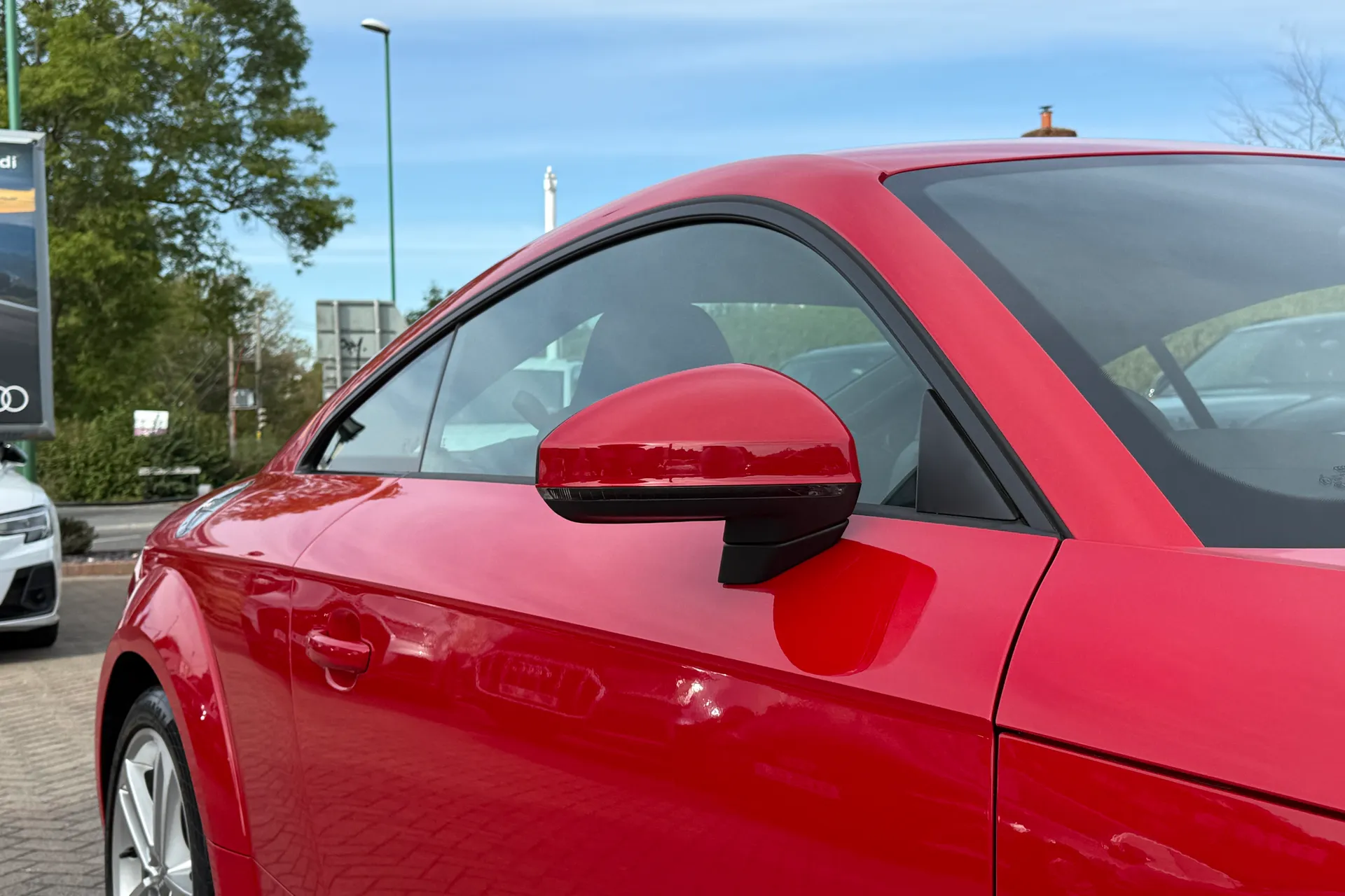 Audi TT thumbnail image number 39