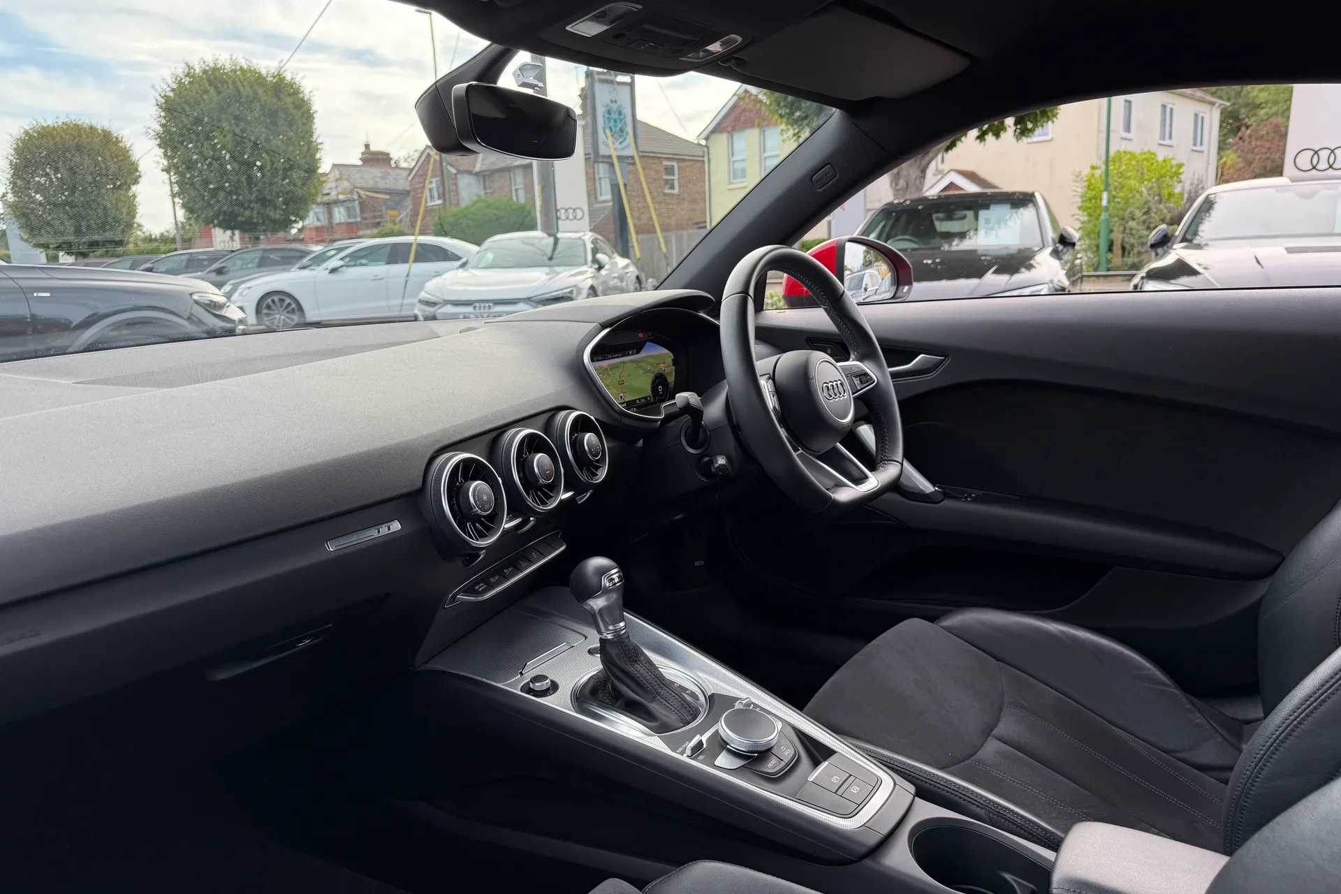 Audi TT thumbnail image number 24