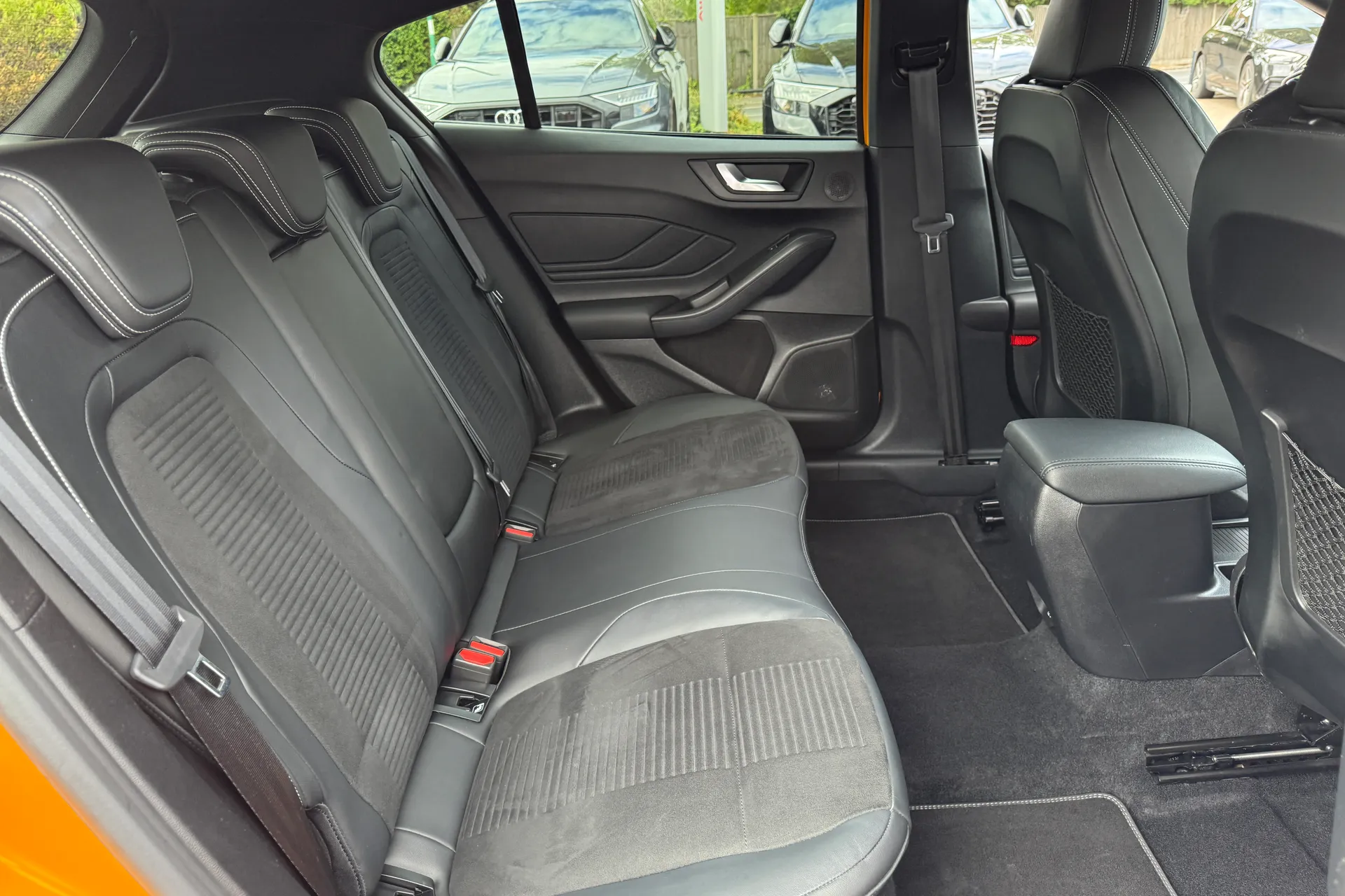 FORD FOCUS thumbnail image number 40
