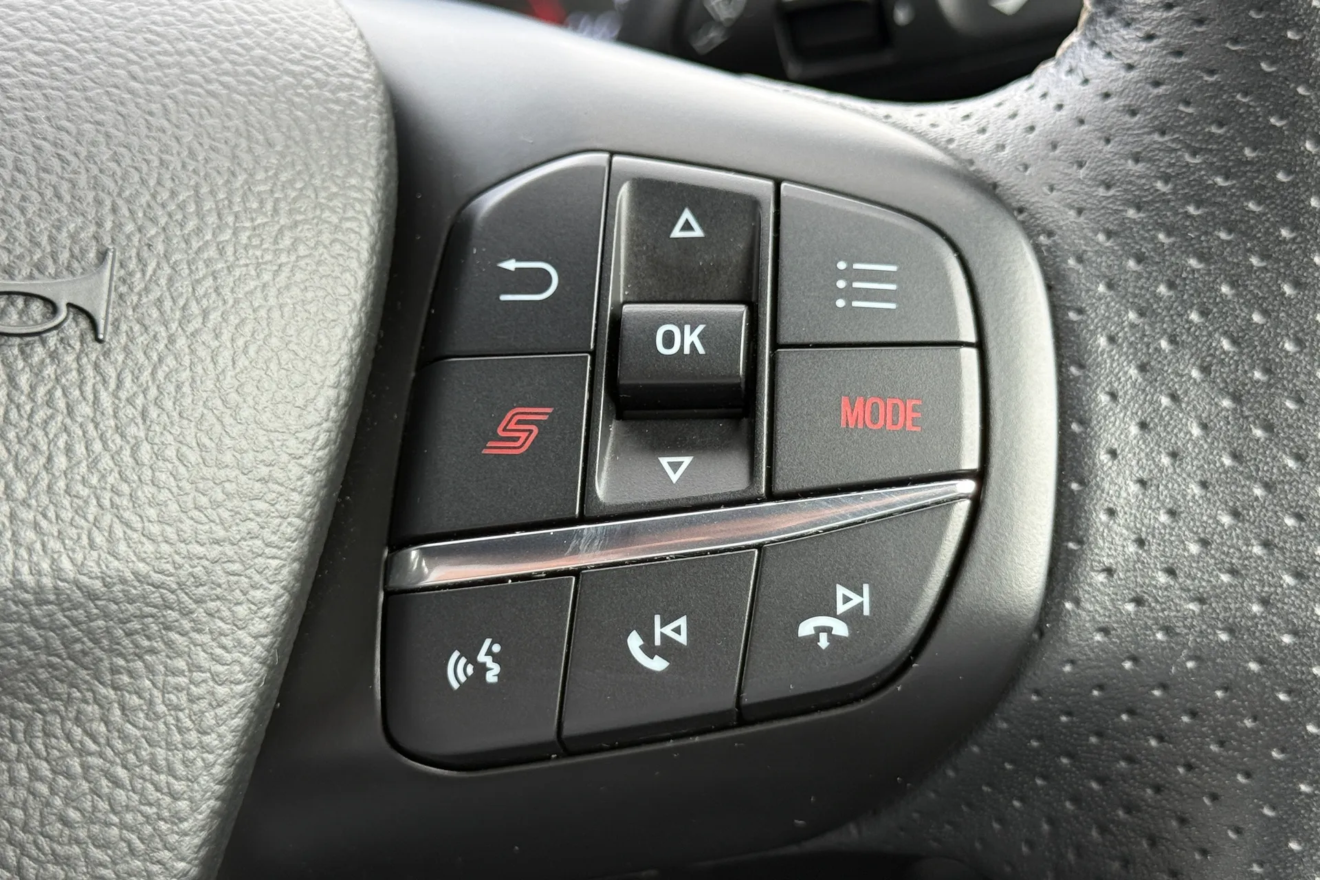 FORD FOCUS thumbnail image number 19