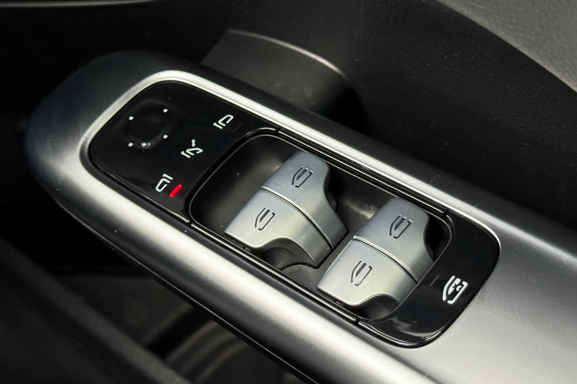 MERCEDES-BENZ C CLASS thumbnail image number 16