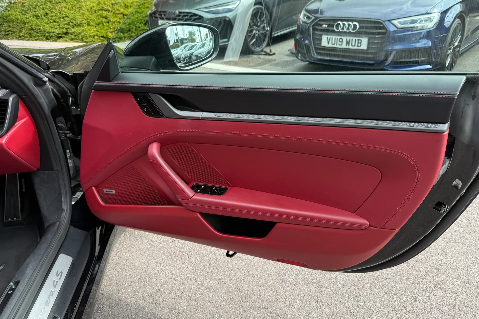 Porsche 911 thumbnail image number 40