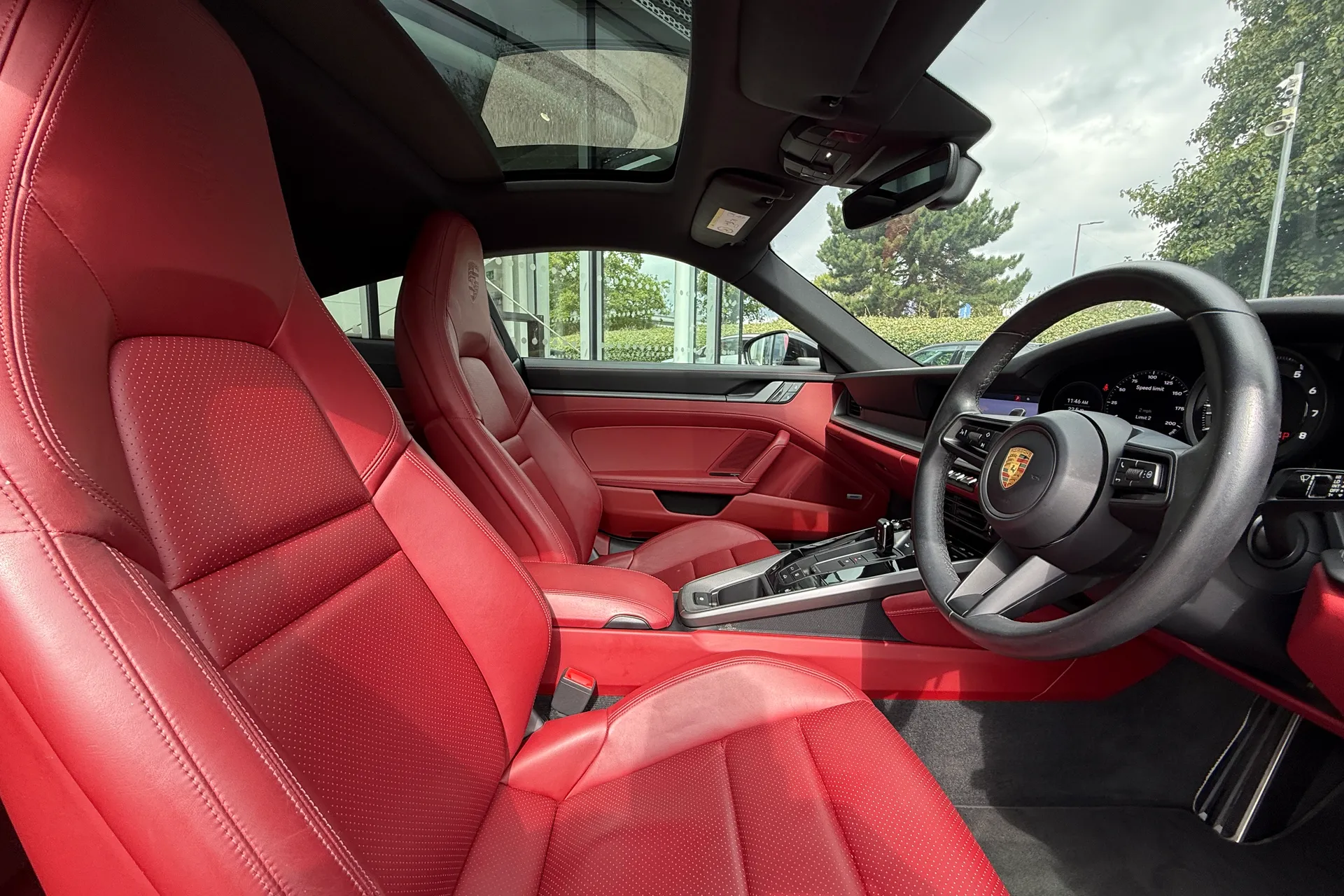 Porsche 911 thumbnail image number 38