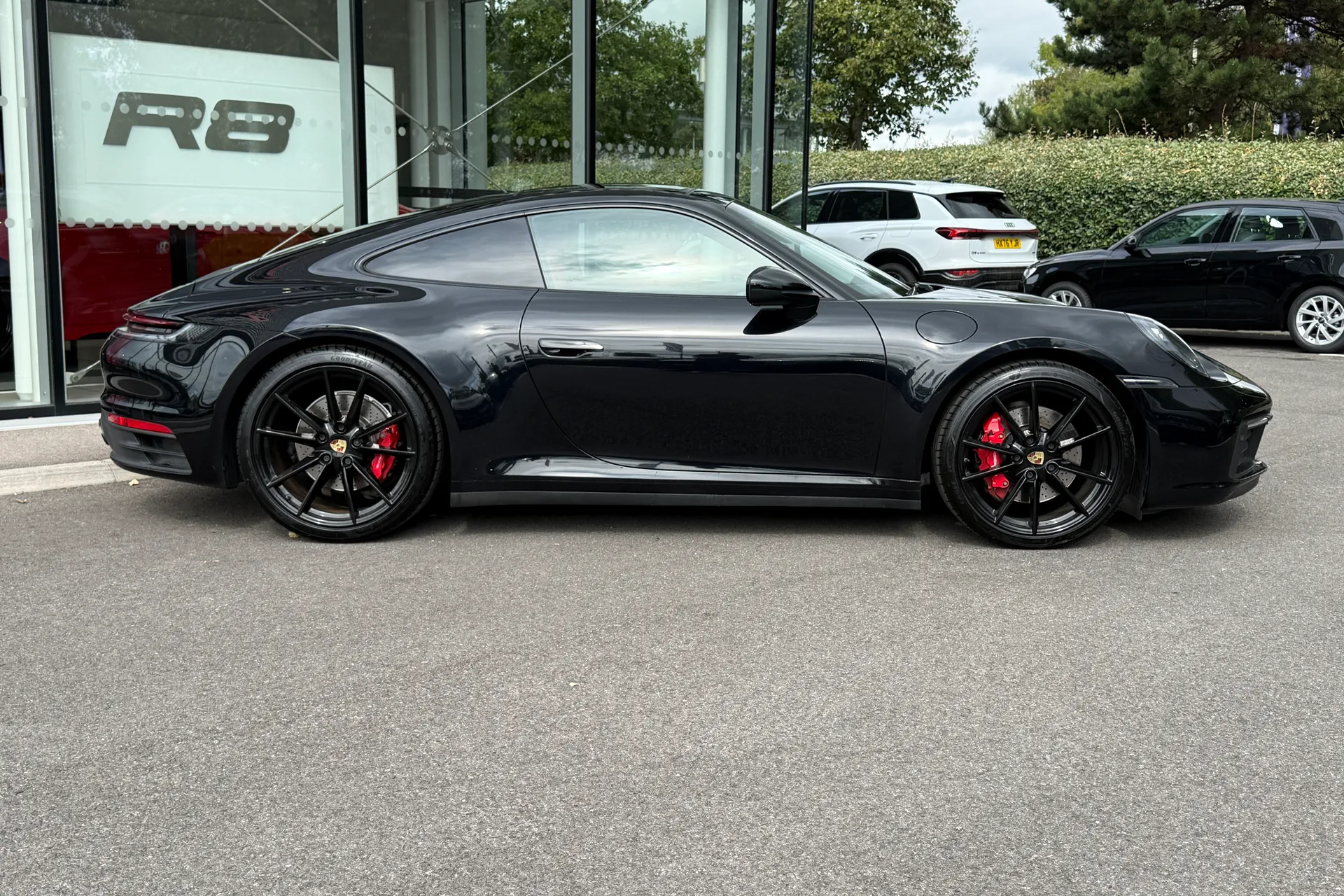 Porsche 911 thumbnail image number 2