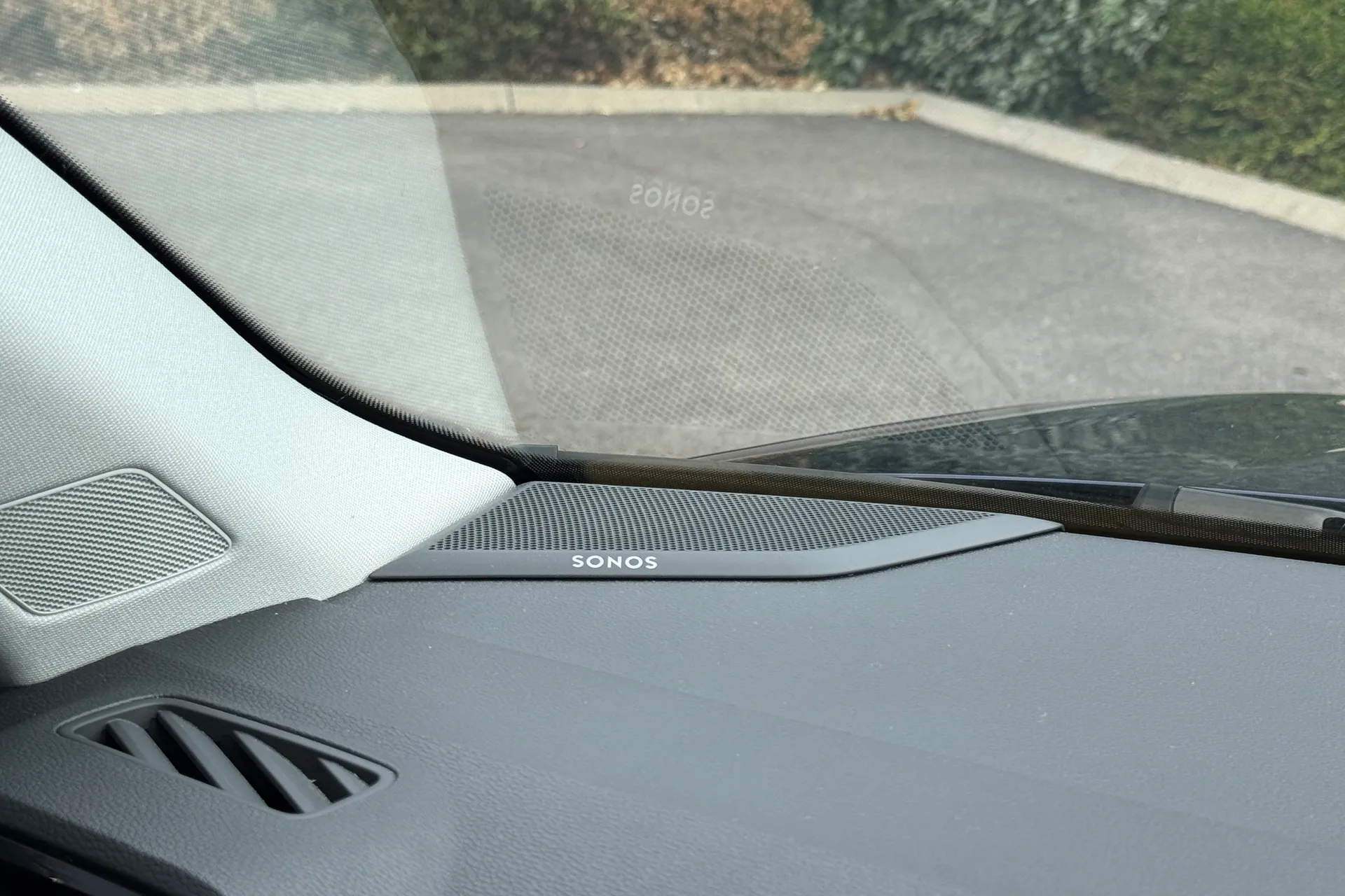 Audi Q3 thumbnail image number 20