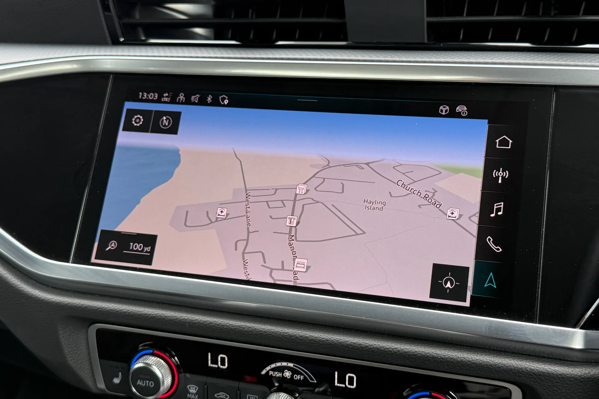 Audi Q3 thumbnail image number 28