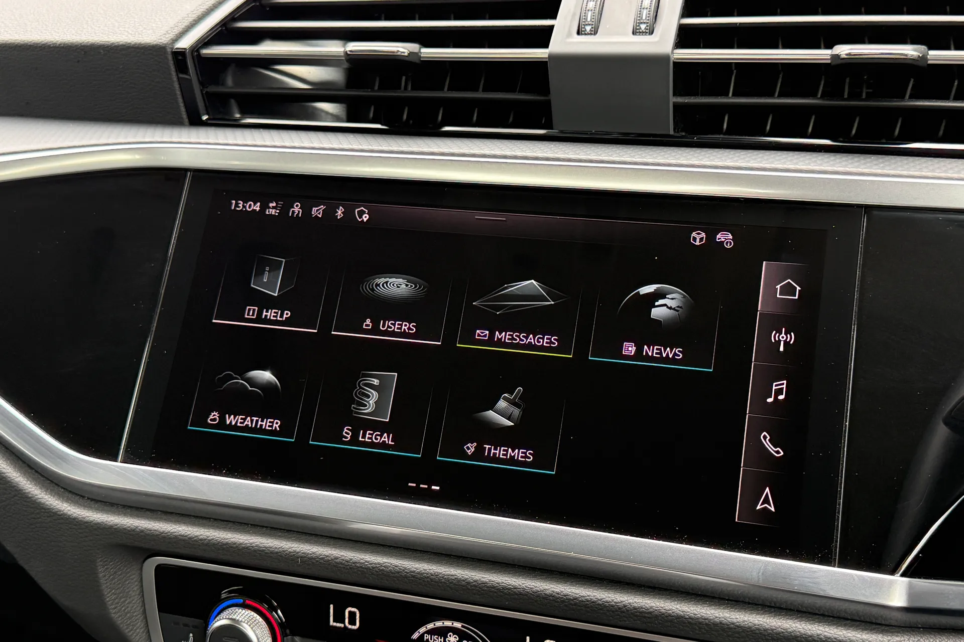 Audi Q3 thumbnail image number 40