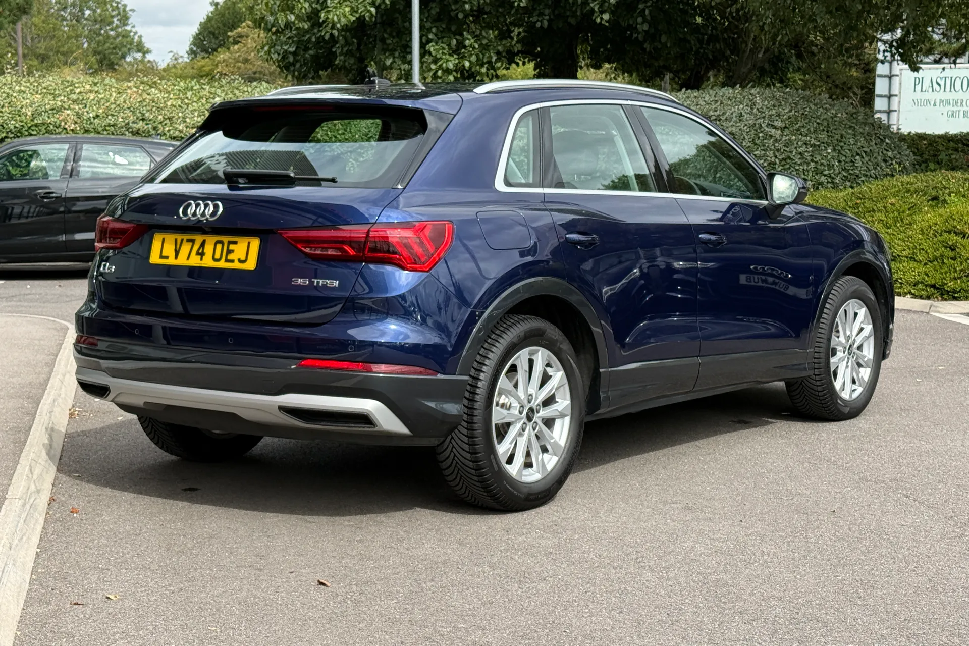 Audi Q3 thumbnail image number 33
