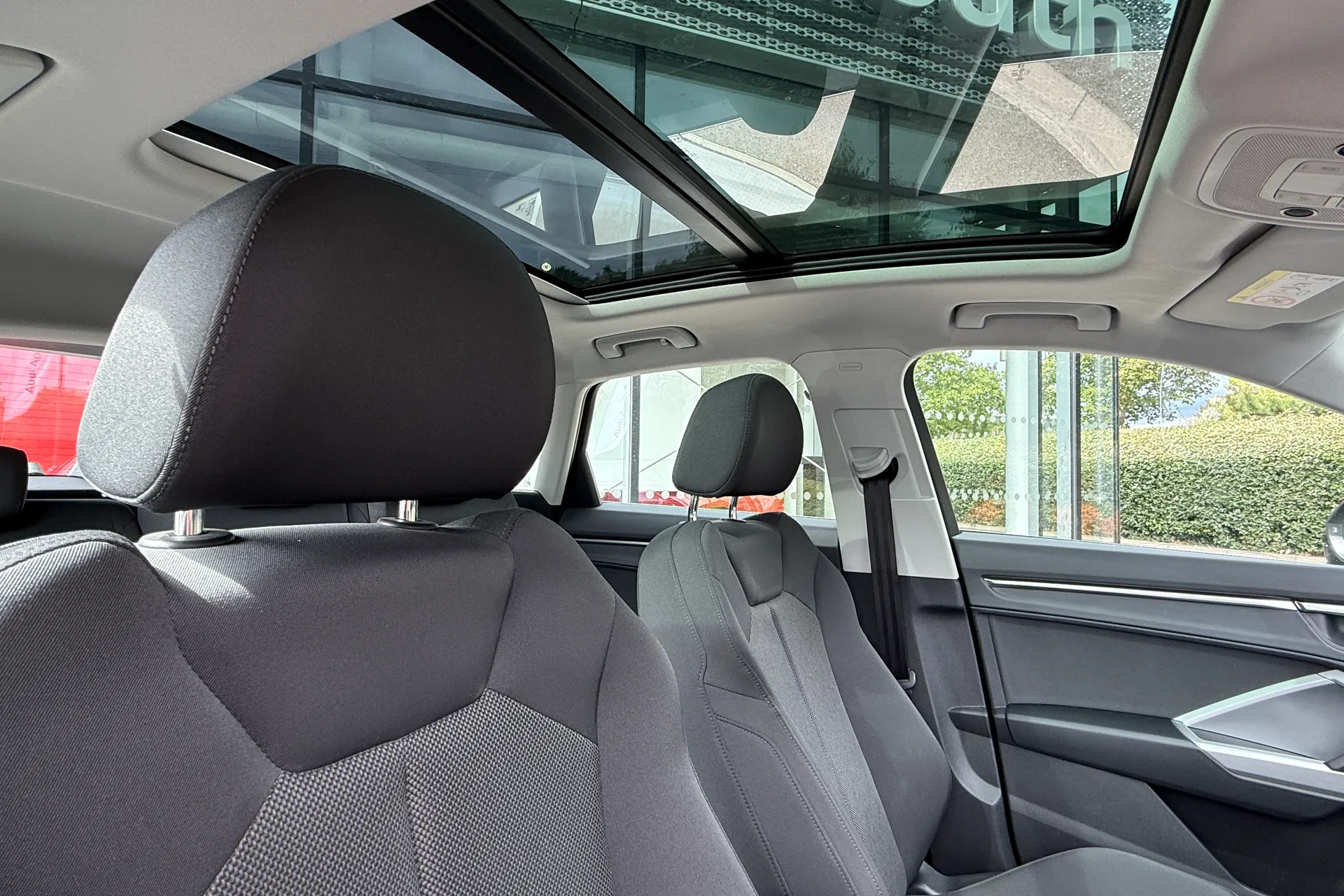 Audi Q3 thumbnail image number 19