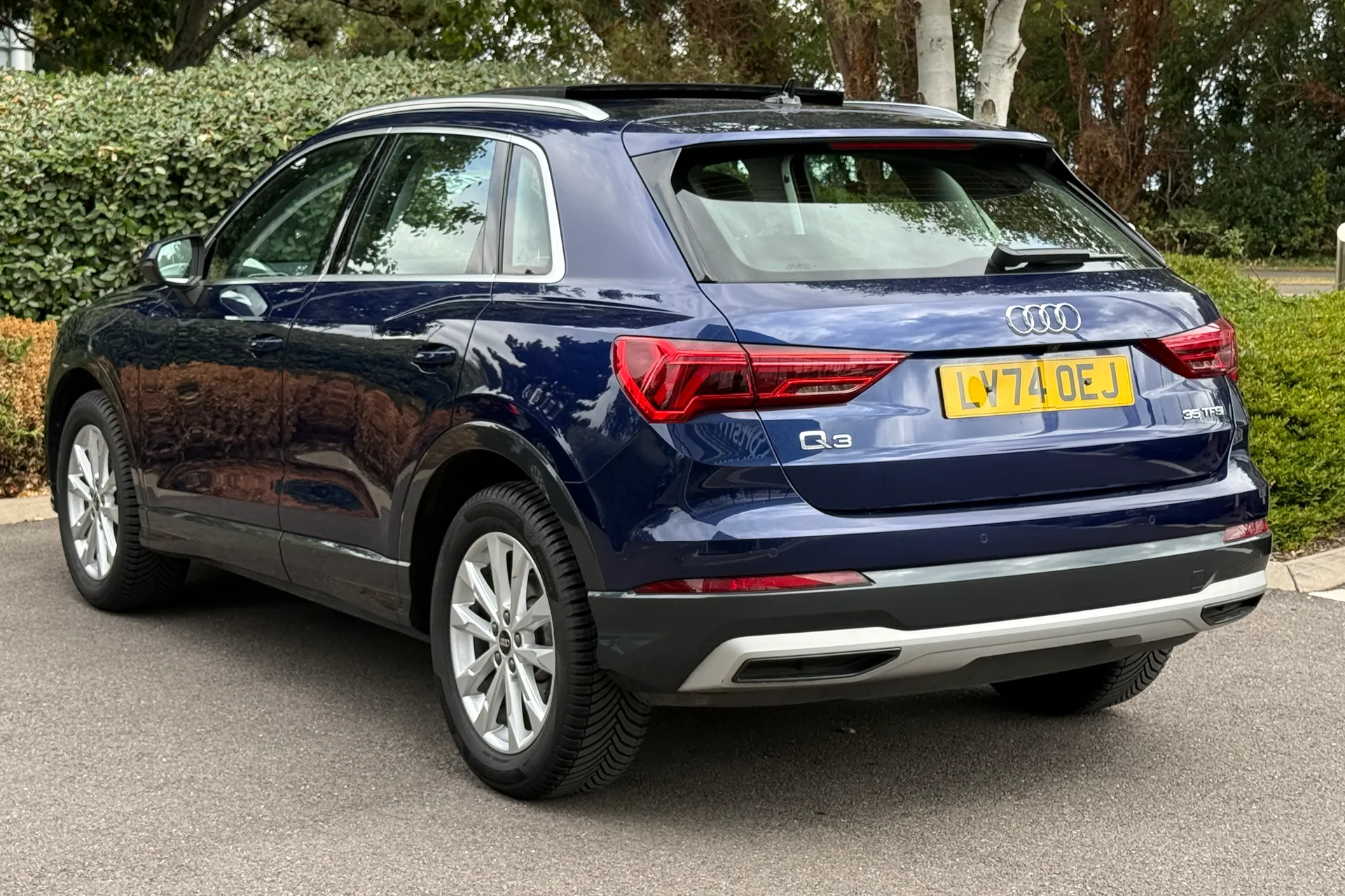 Audi Q3 thumbnail image number 13