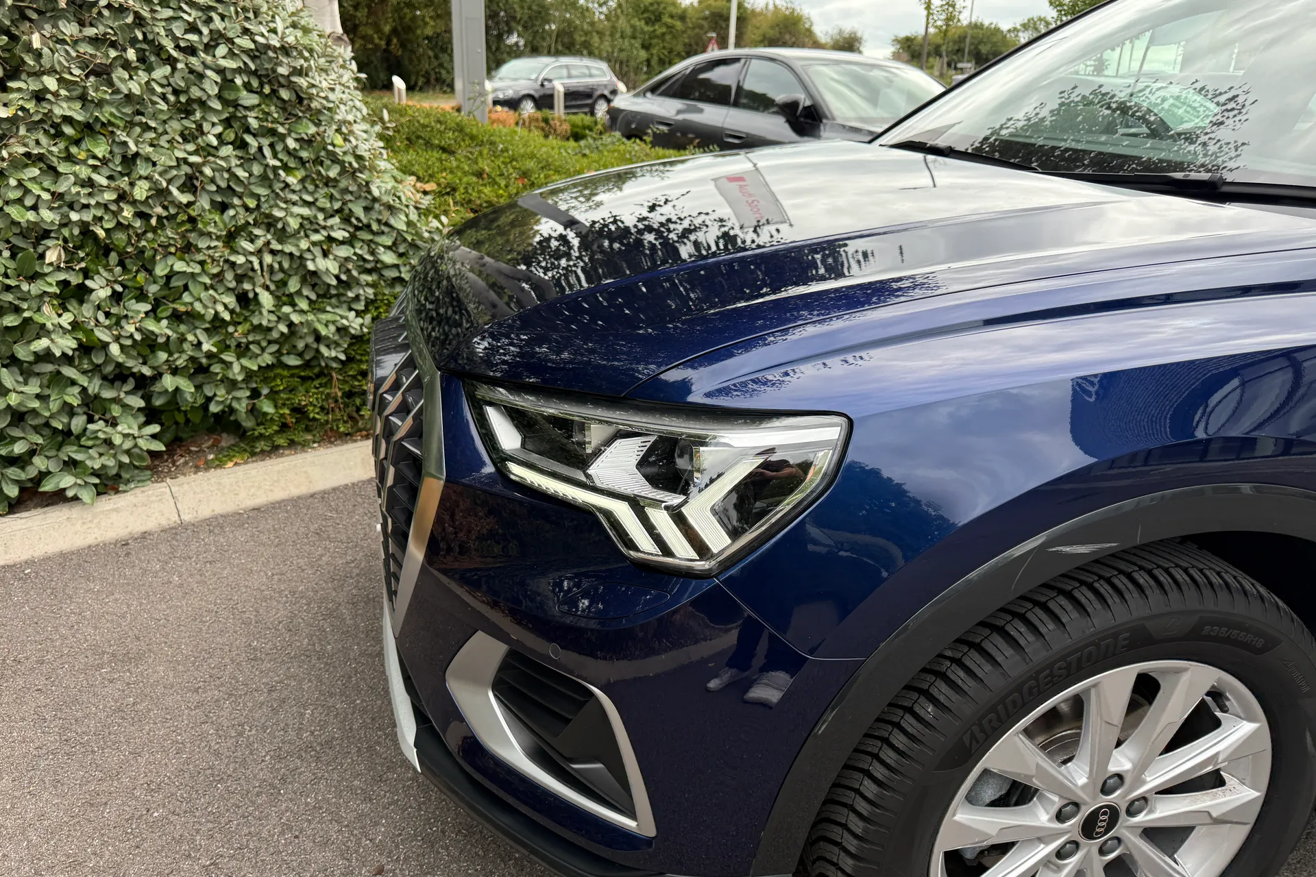 Audi Q3 thumbnail image number 25