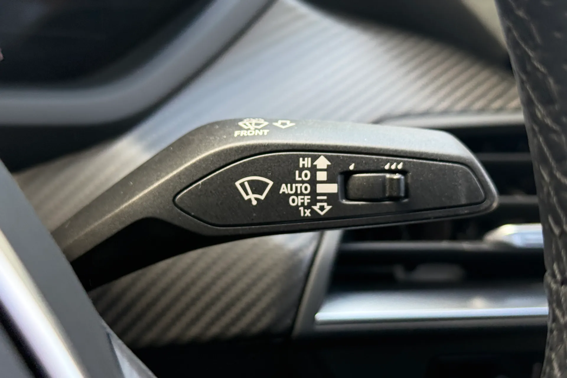 Audi e-tron GT thumbnail image number 12