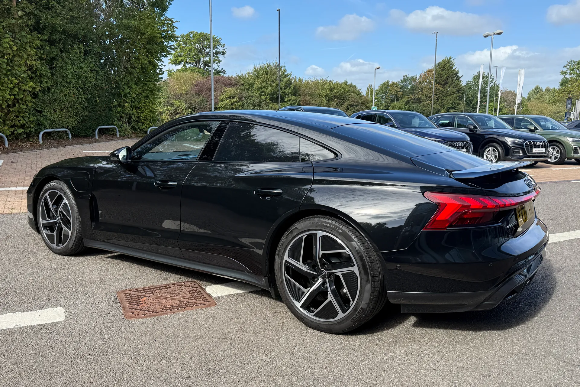 Audi e-tron GT thumbnail image number 43