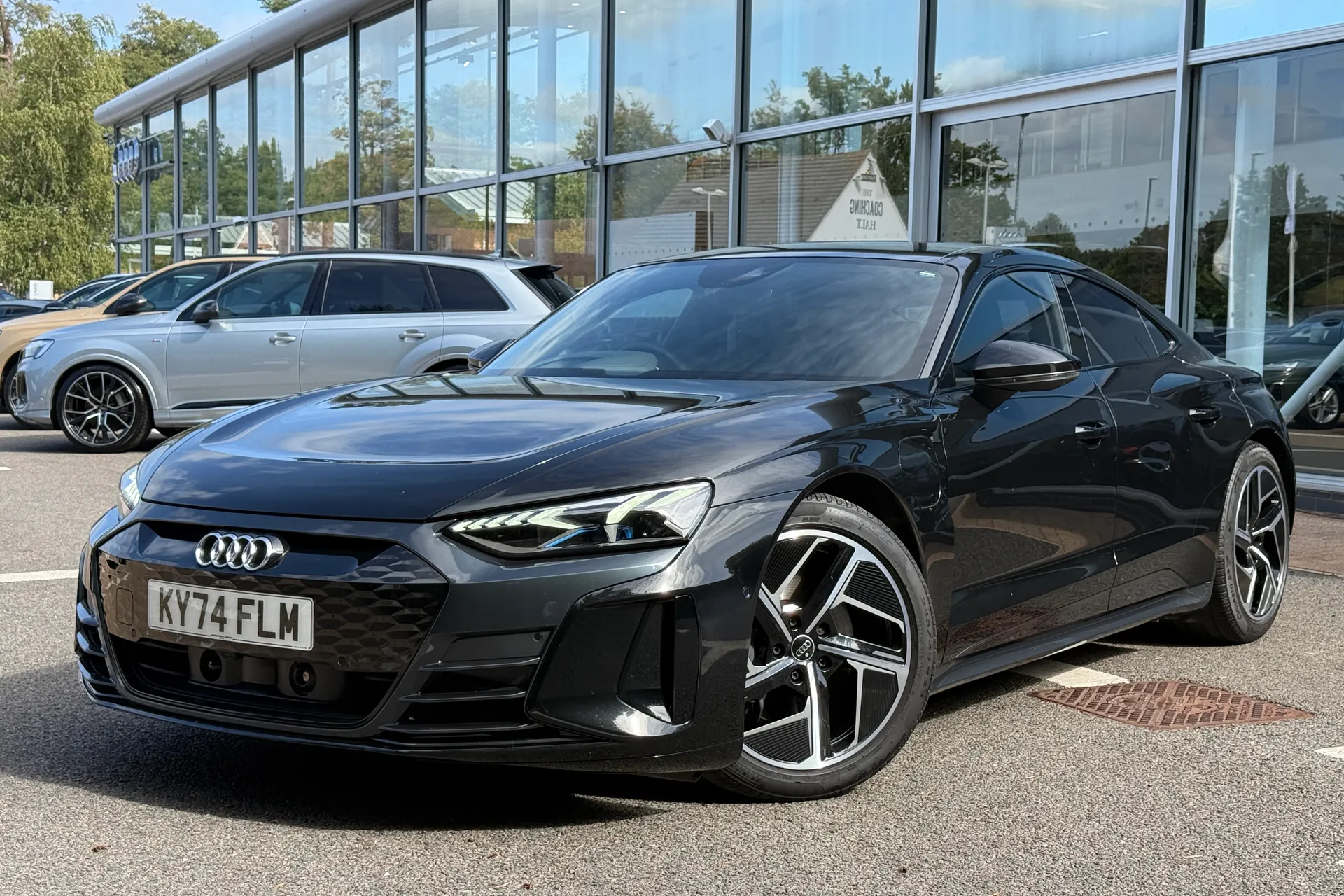 Audi e-tron GT thumbnail image number 54