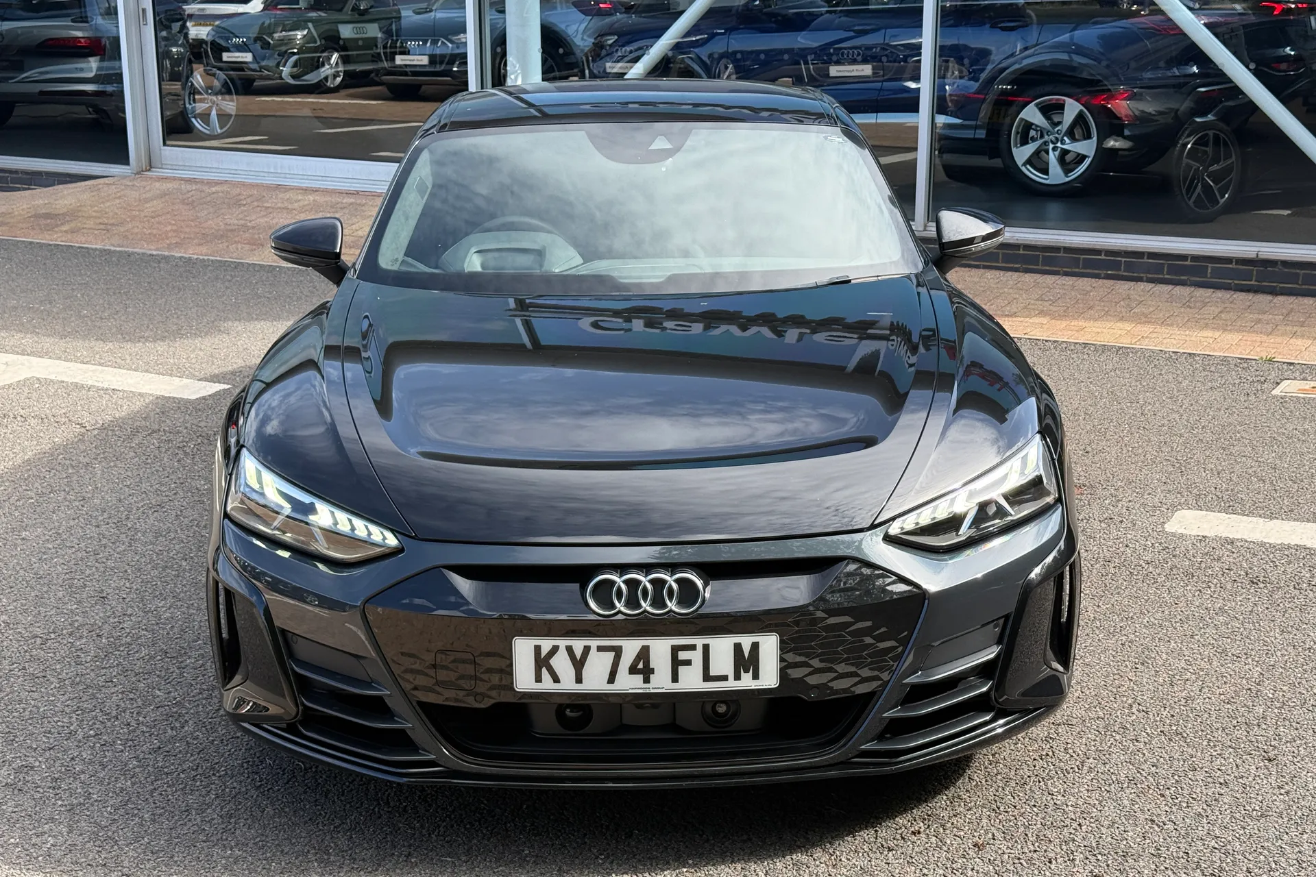 Audi e-tron GT thumbnail image number 53