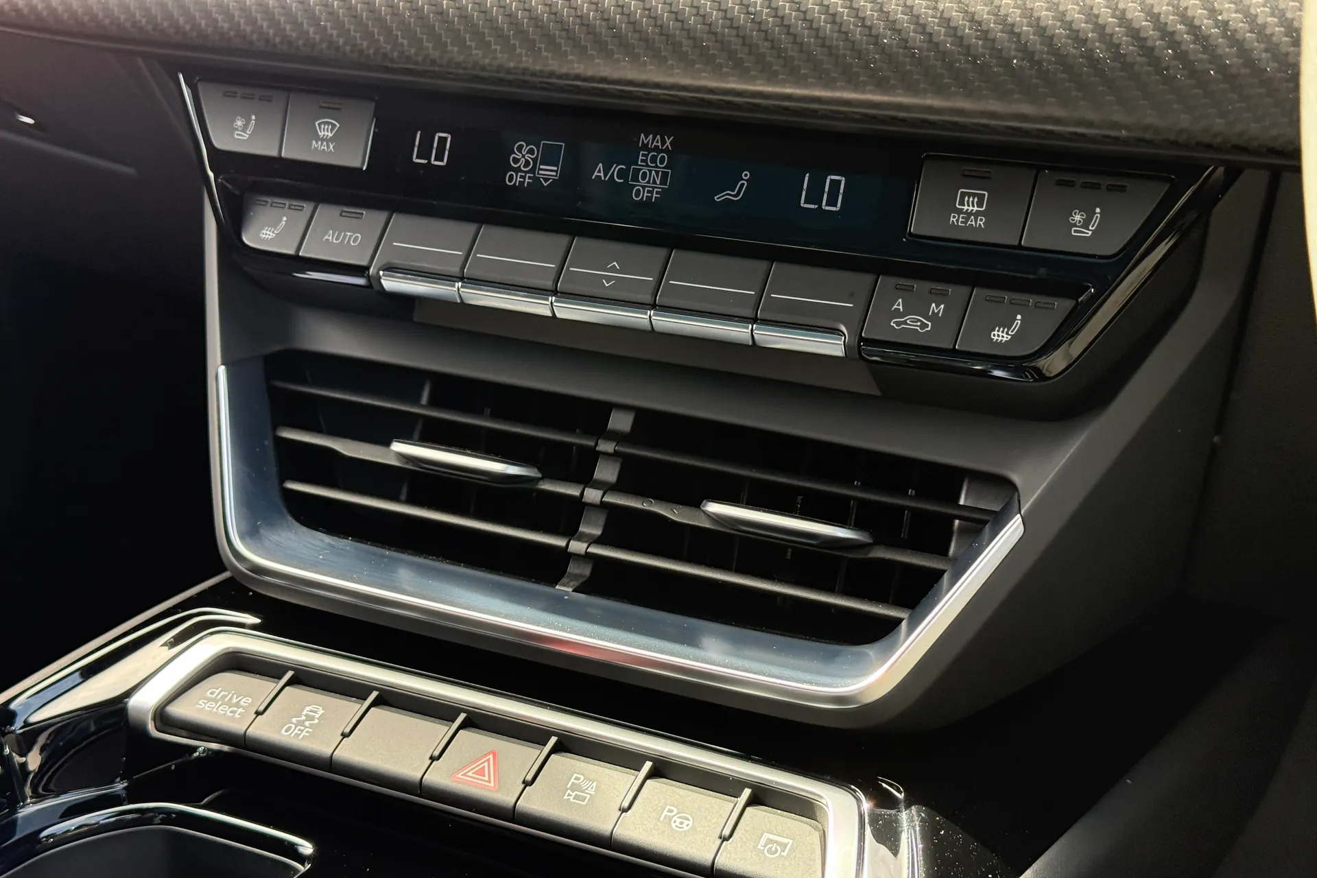 Audi e-tron GT thumbnail image number 21