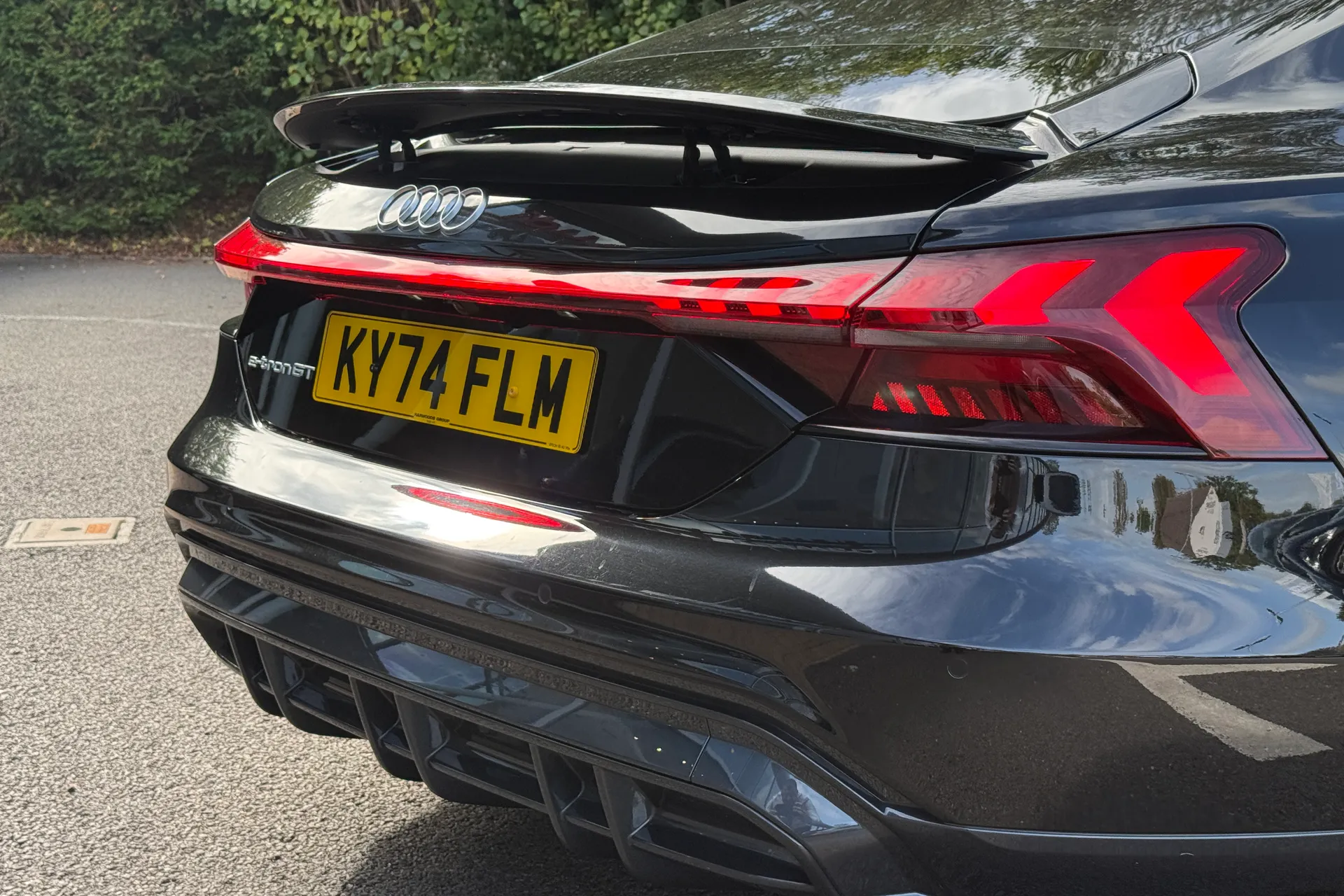 Audi e-tron GT thumbnail image number 39