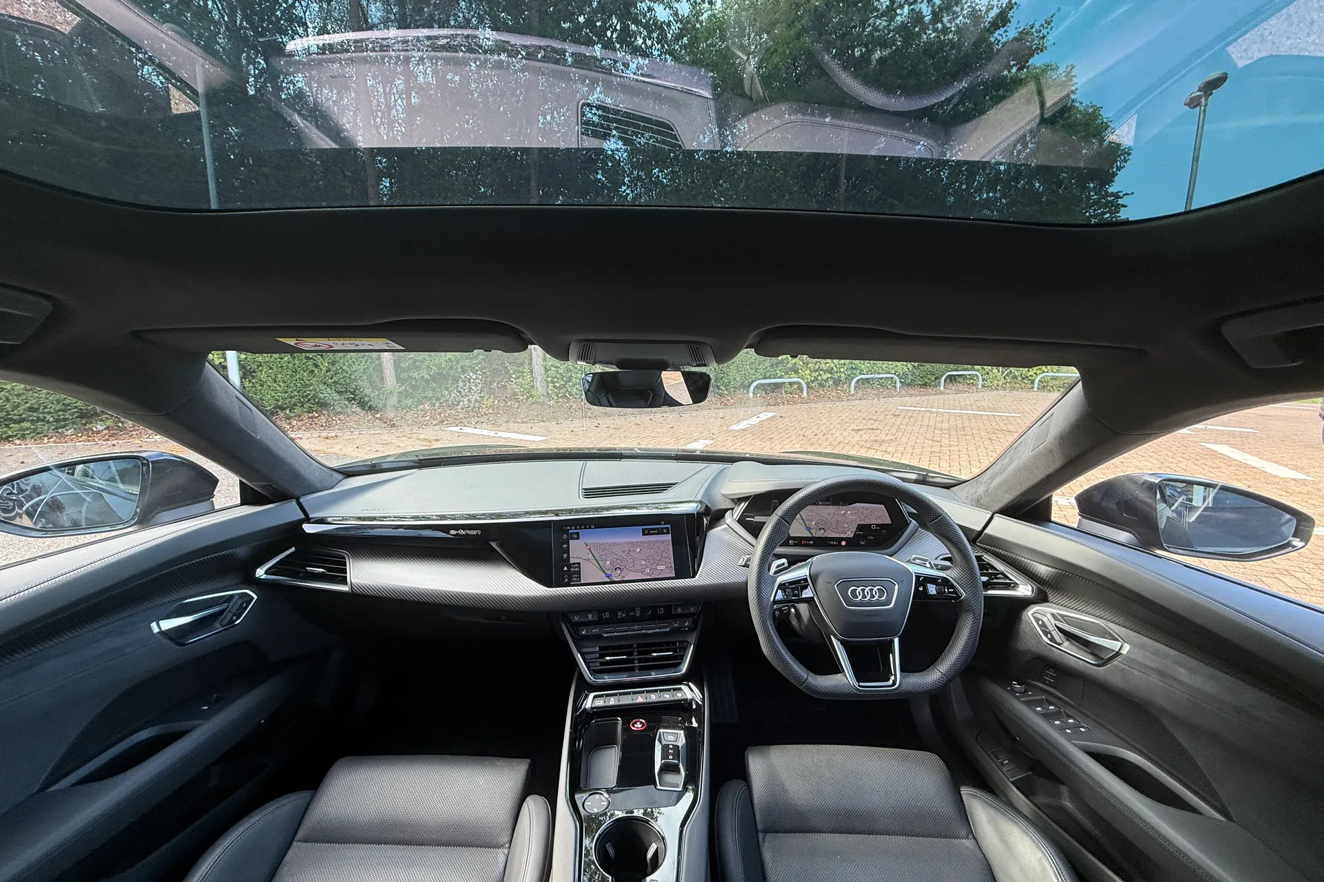 Audi e-tron GT thumbnail image number 33