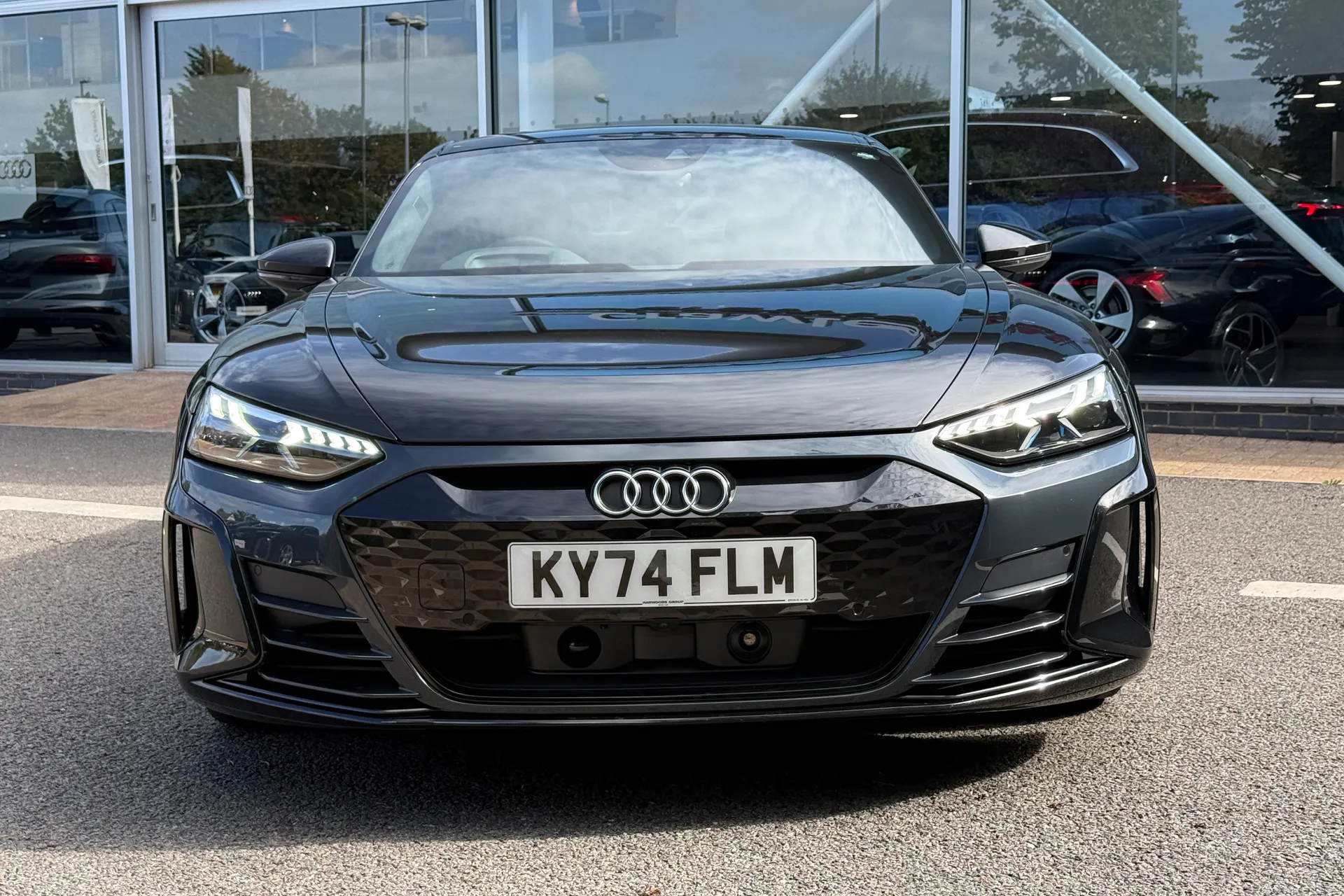 Audi e-tron GT thumbnail image number 52